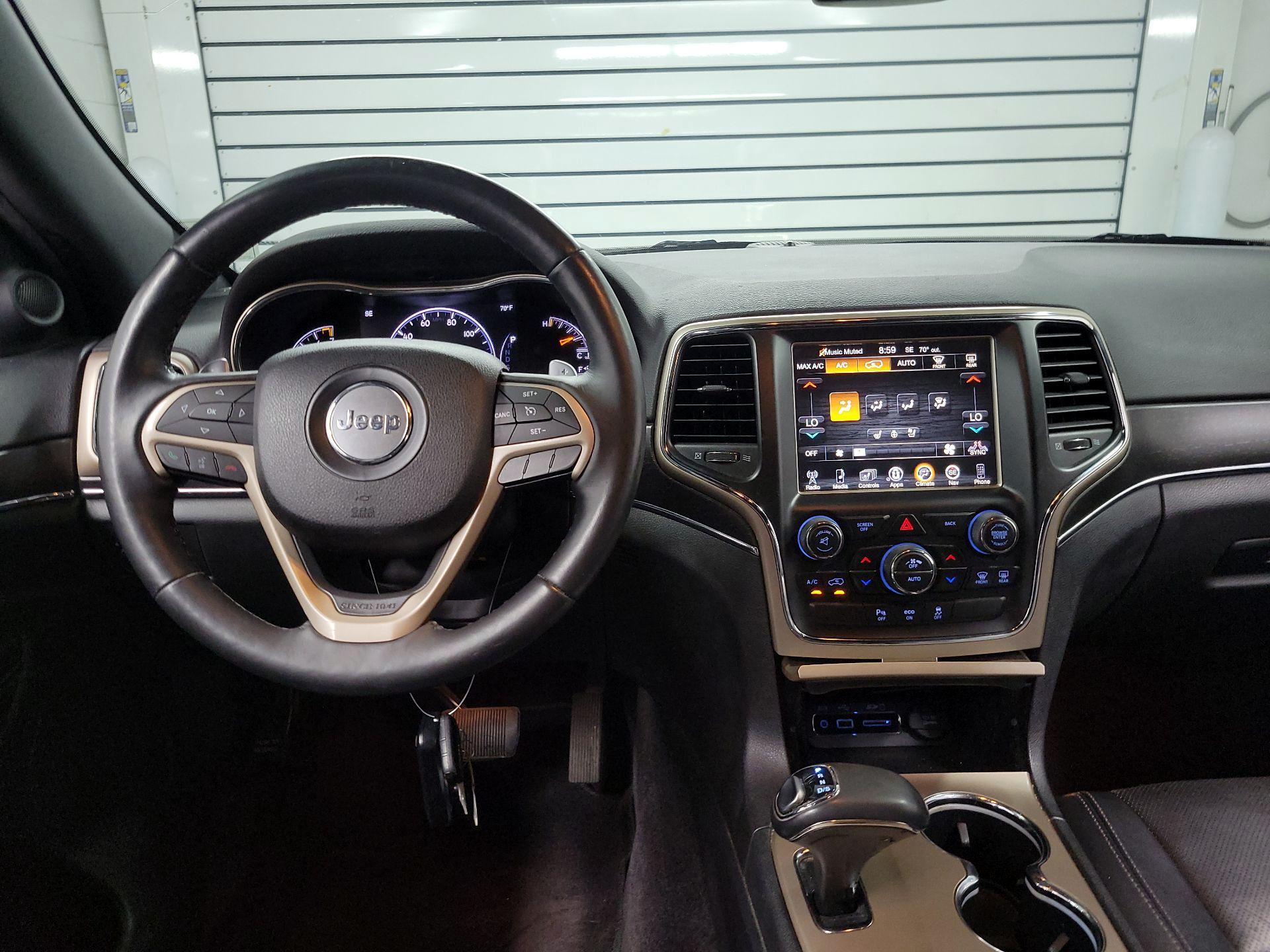 Thumbnail: 2015 Jeep Grand Cherokee - 9