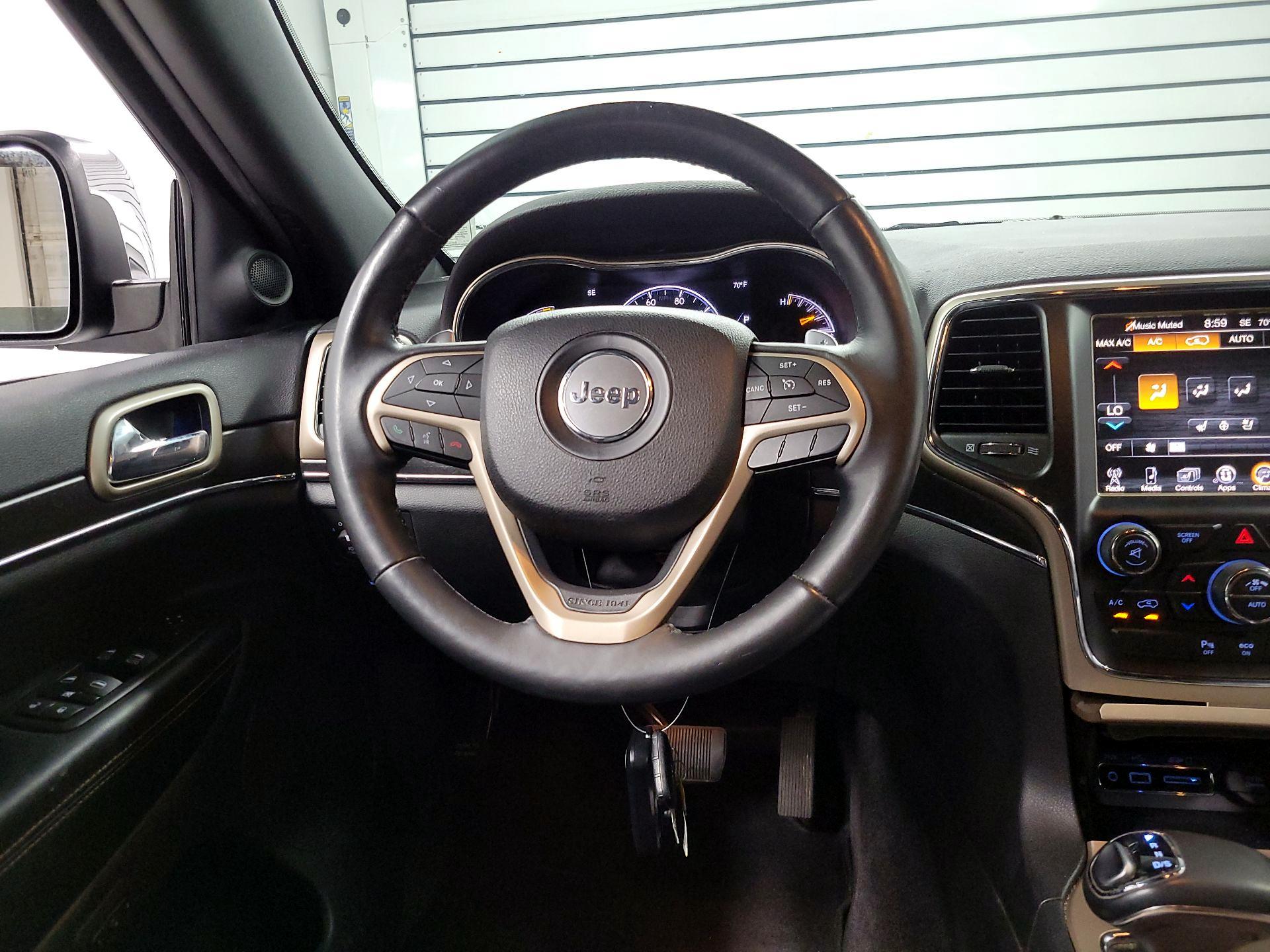 Thumbnail: 2015 Jeep Grand Cherokee - 10