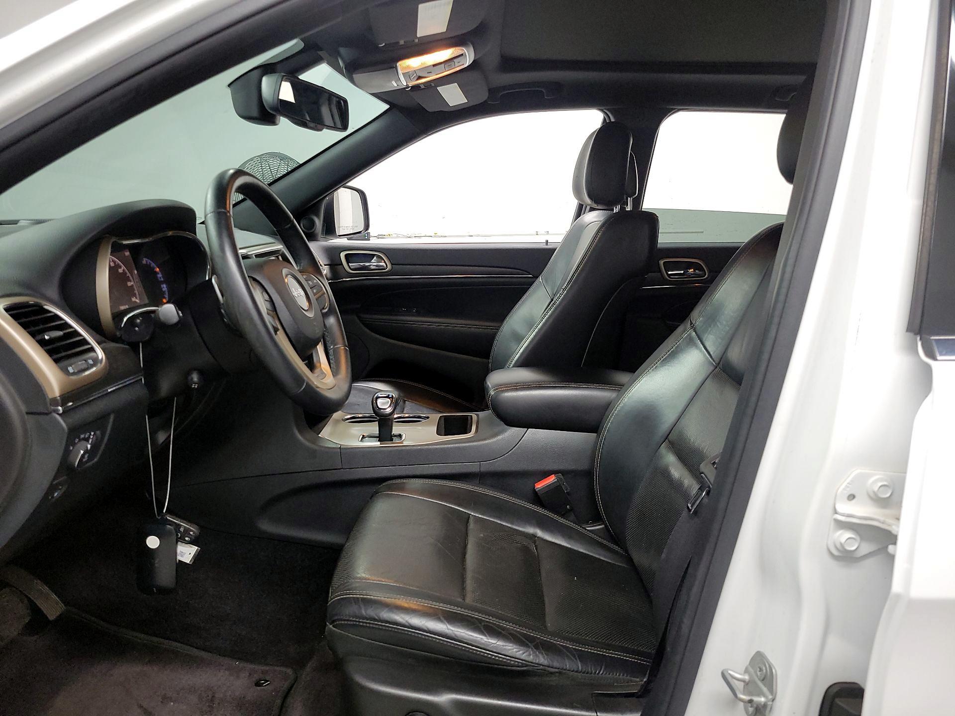 Thumbnail: 2015 Jeep Grand Cherokee - 11