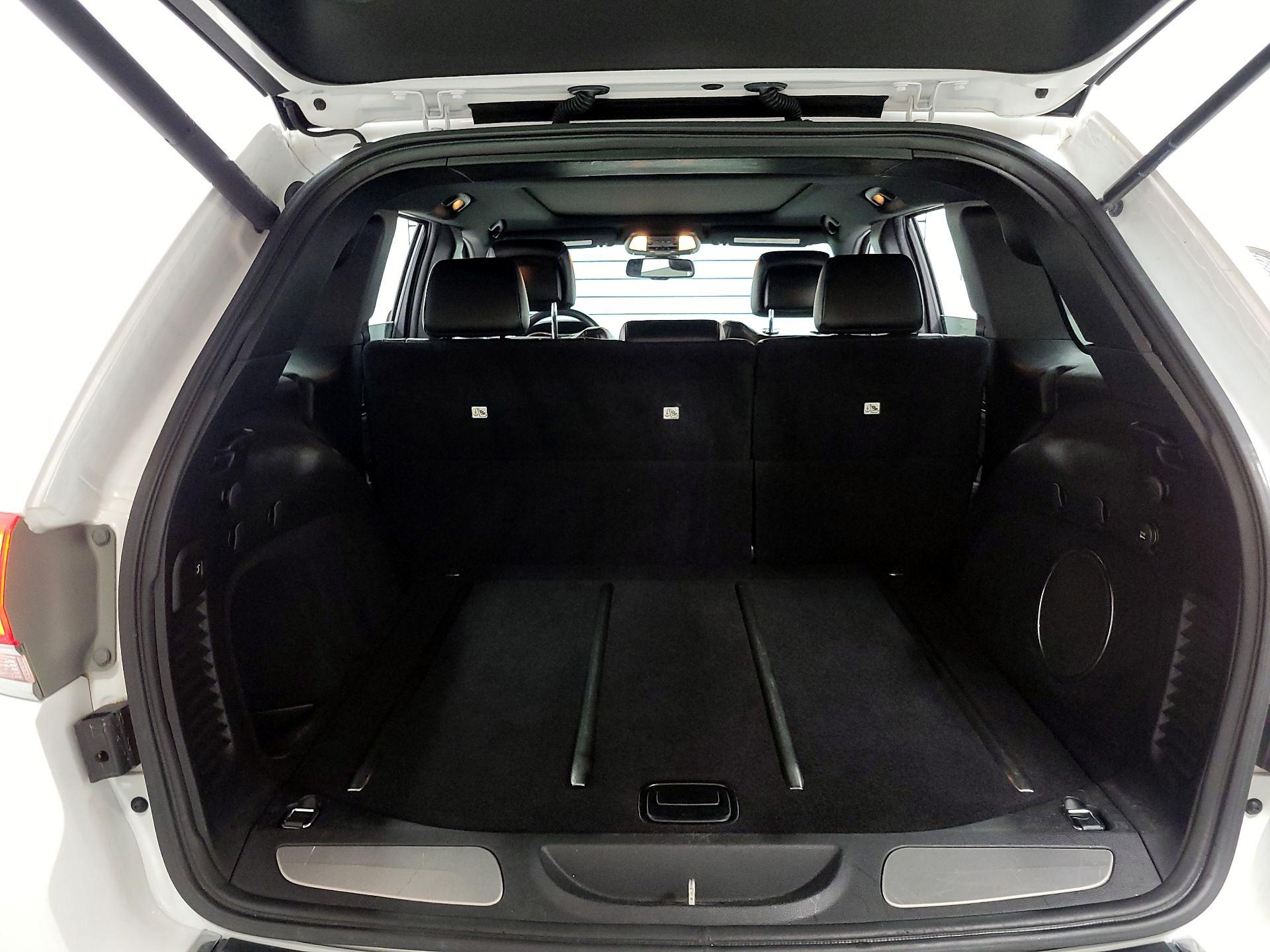 Thumbnail: 2015 Jeep Grand Cherokee - 18