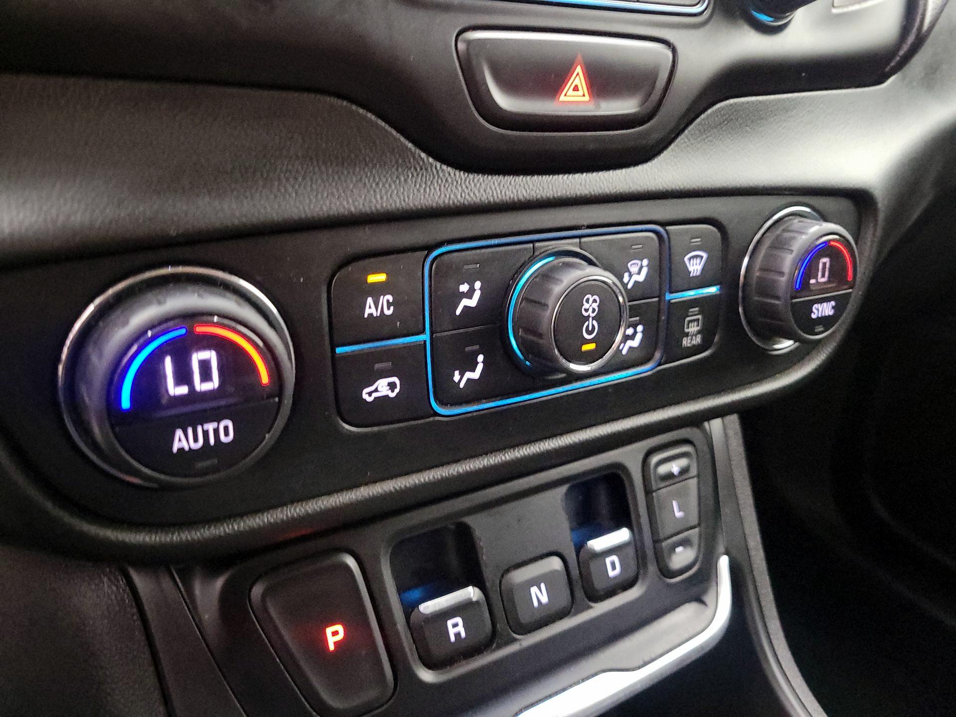 Thumbnail: 2020 GMC Terrain - 16