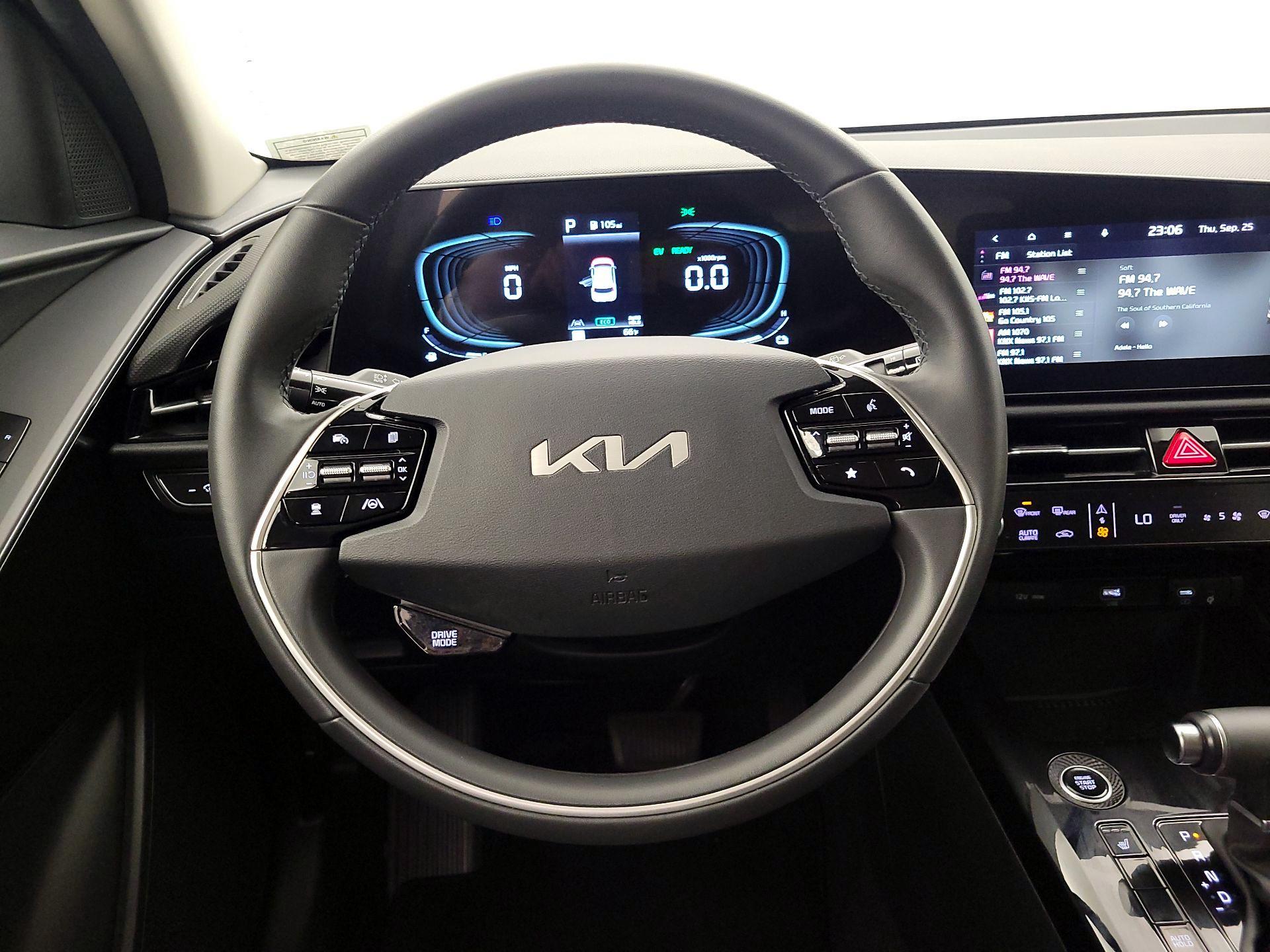 Thumbnail: 2023 Kia Niro - 10