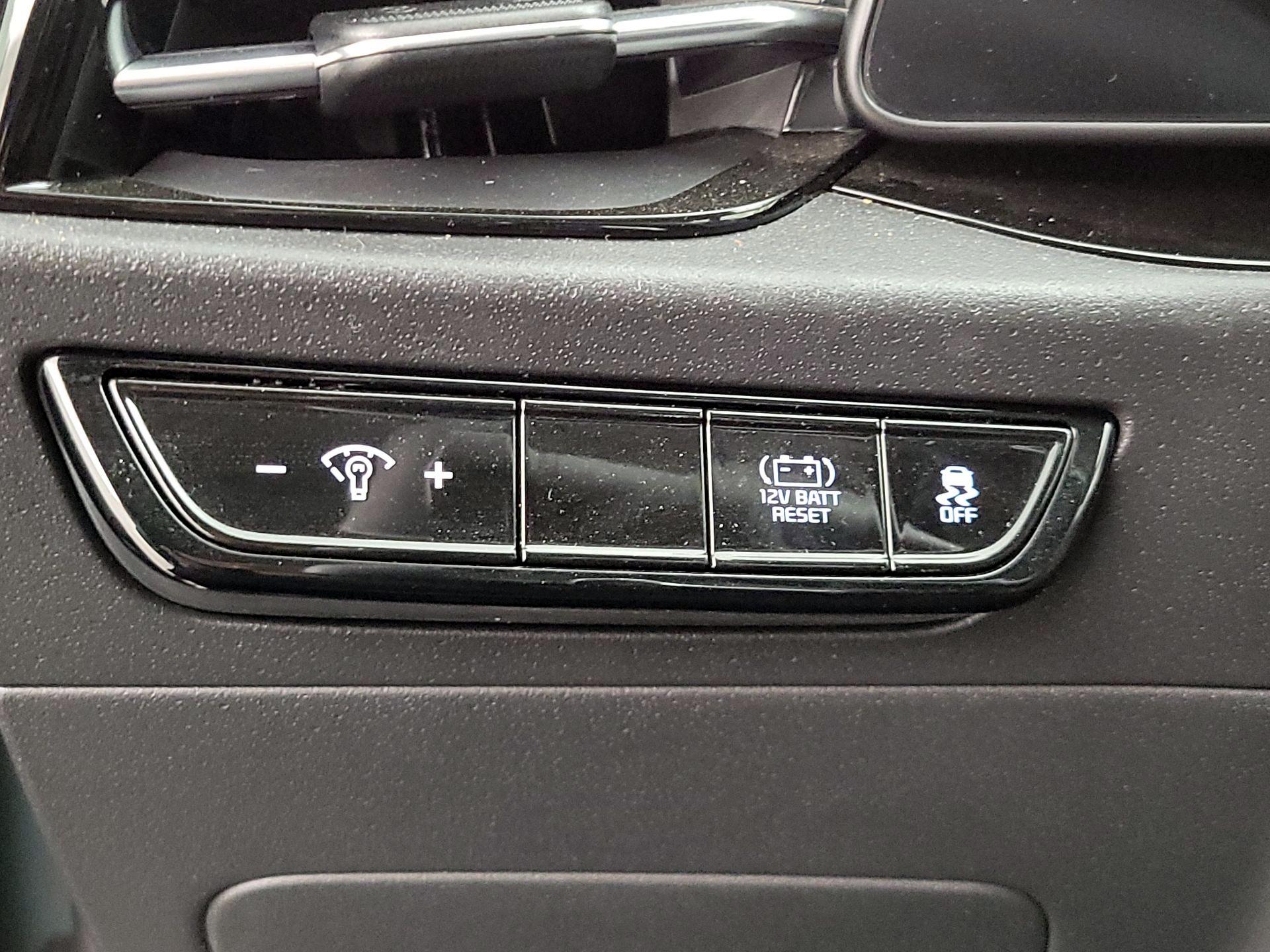 Thumbnail: 2023 Kia Niro - 13