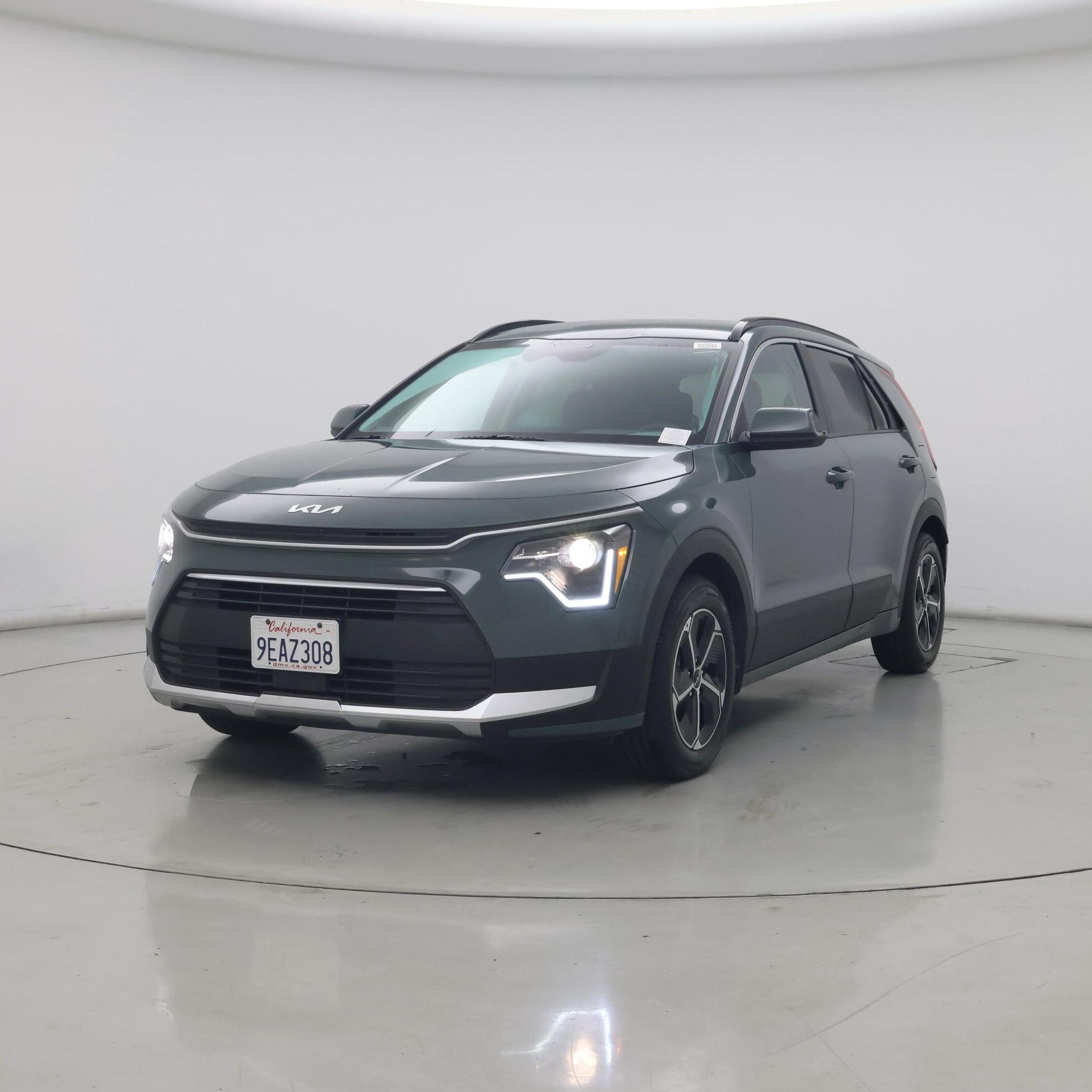 Thumbnail: 2023 Kia Niro - 4