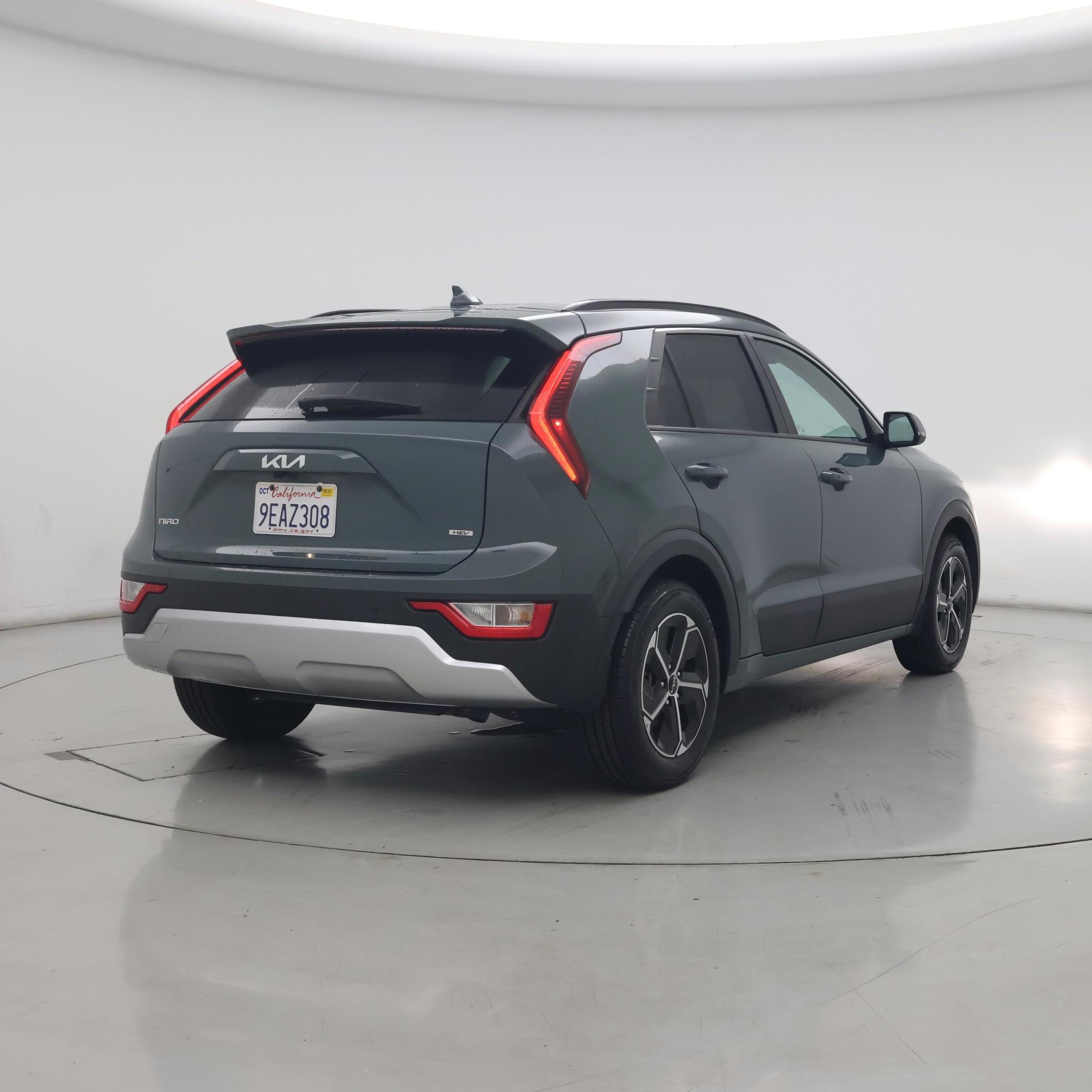 Thumbnail: 2023 Kia Niro - 8