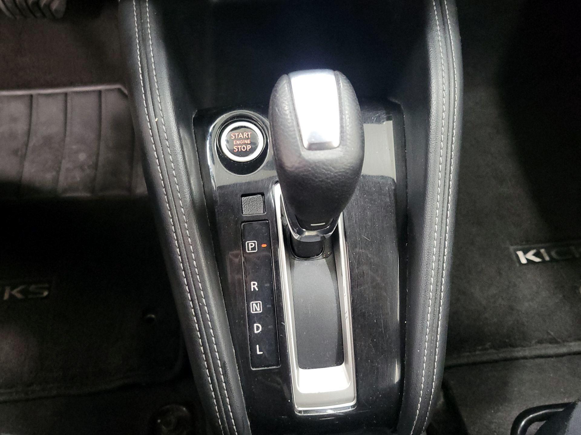 Thumbnail: 2018 Nissan Kicks - 17