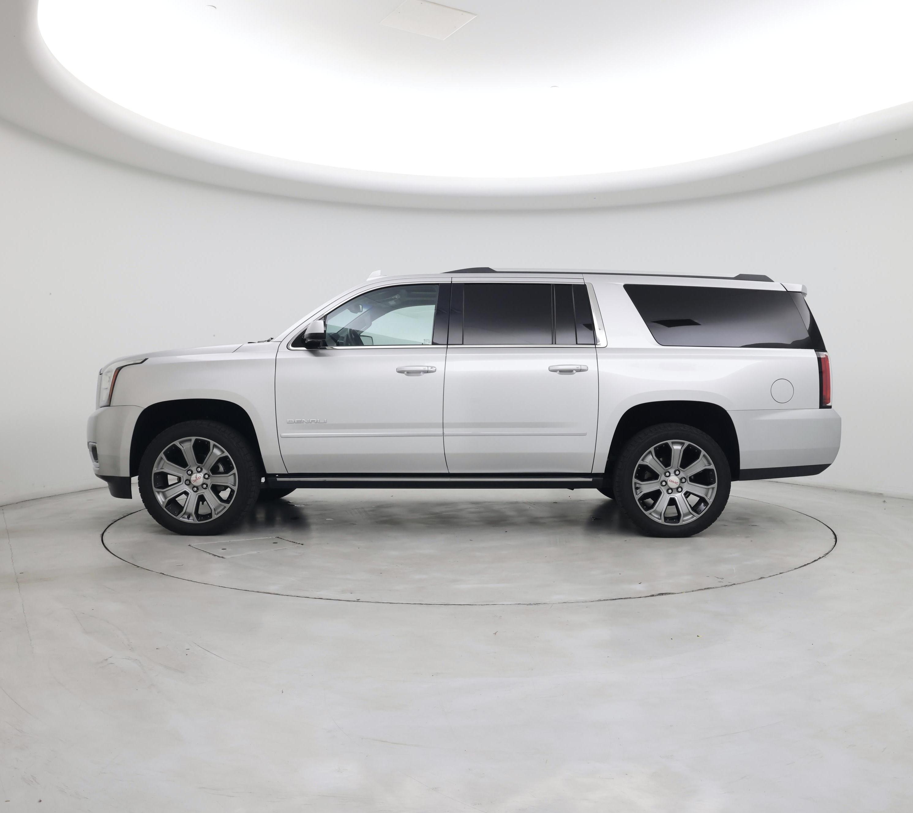 Thumbnail: 2018 GMC Yukon XL - 3