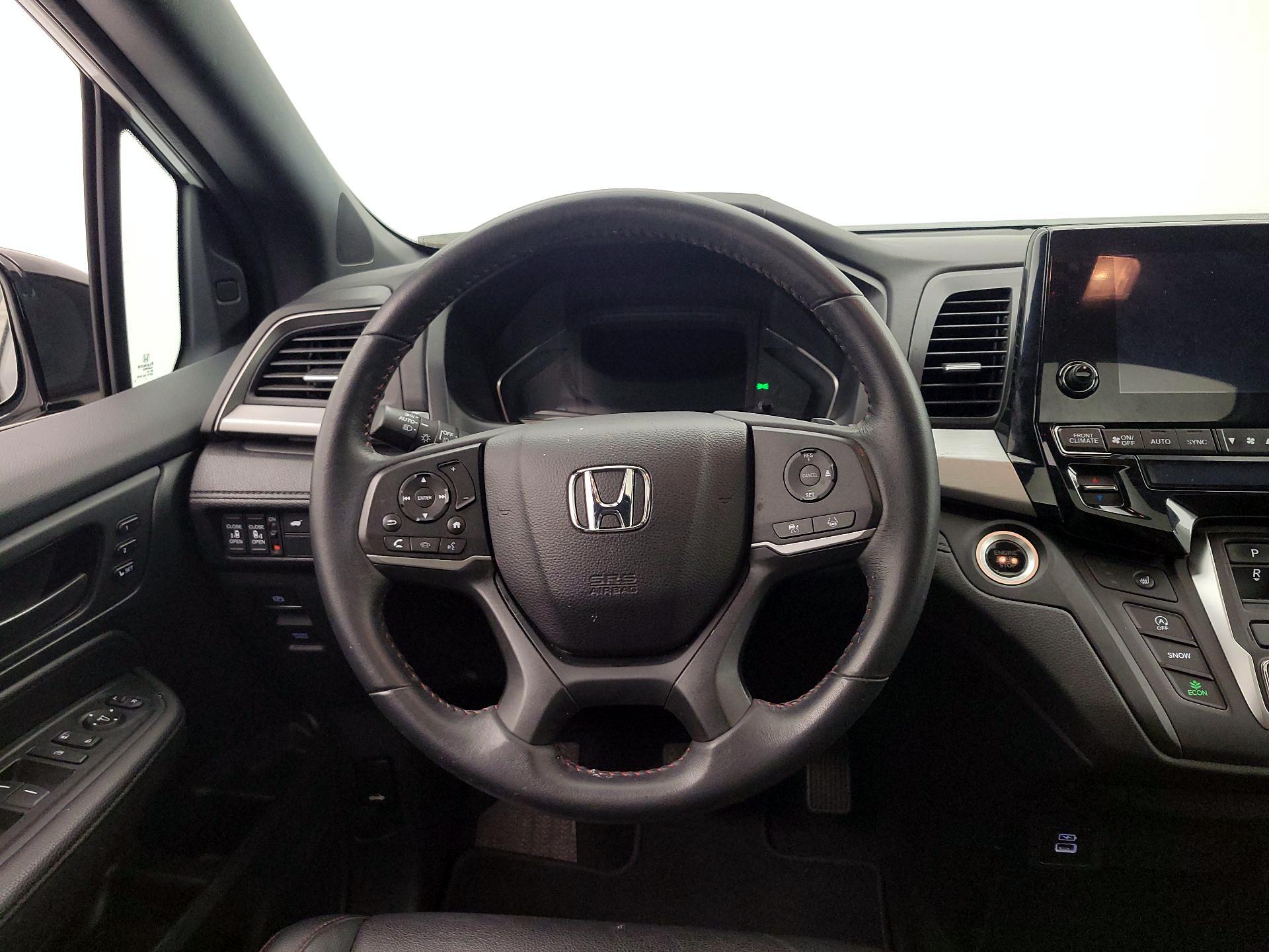 Thumbnail: 2023 Honda Odyssey - 10