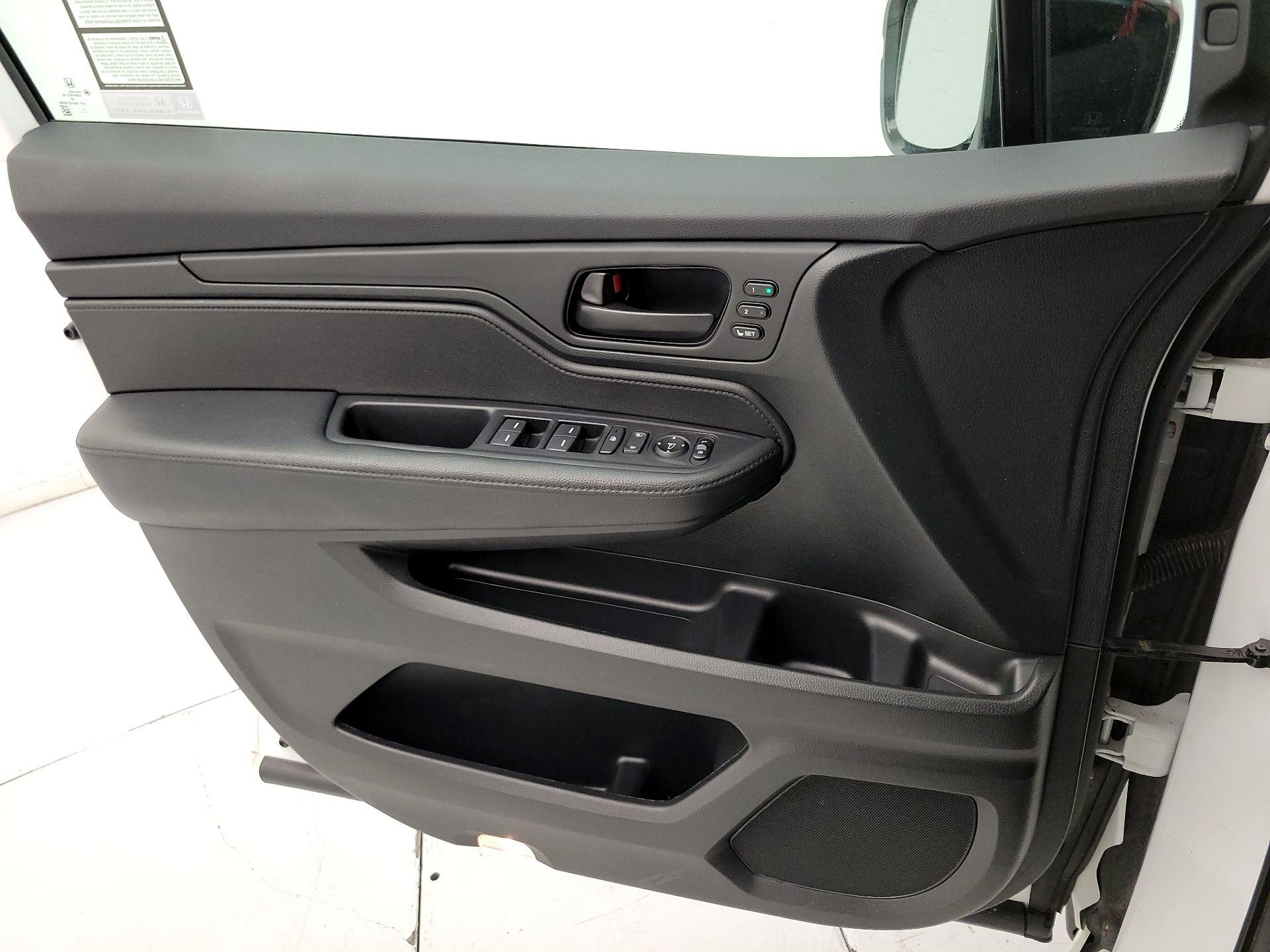 Thumbnail: 2023 Honda Odyssey - 12
