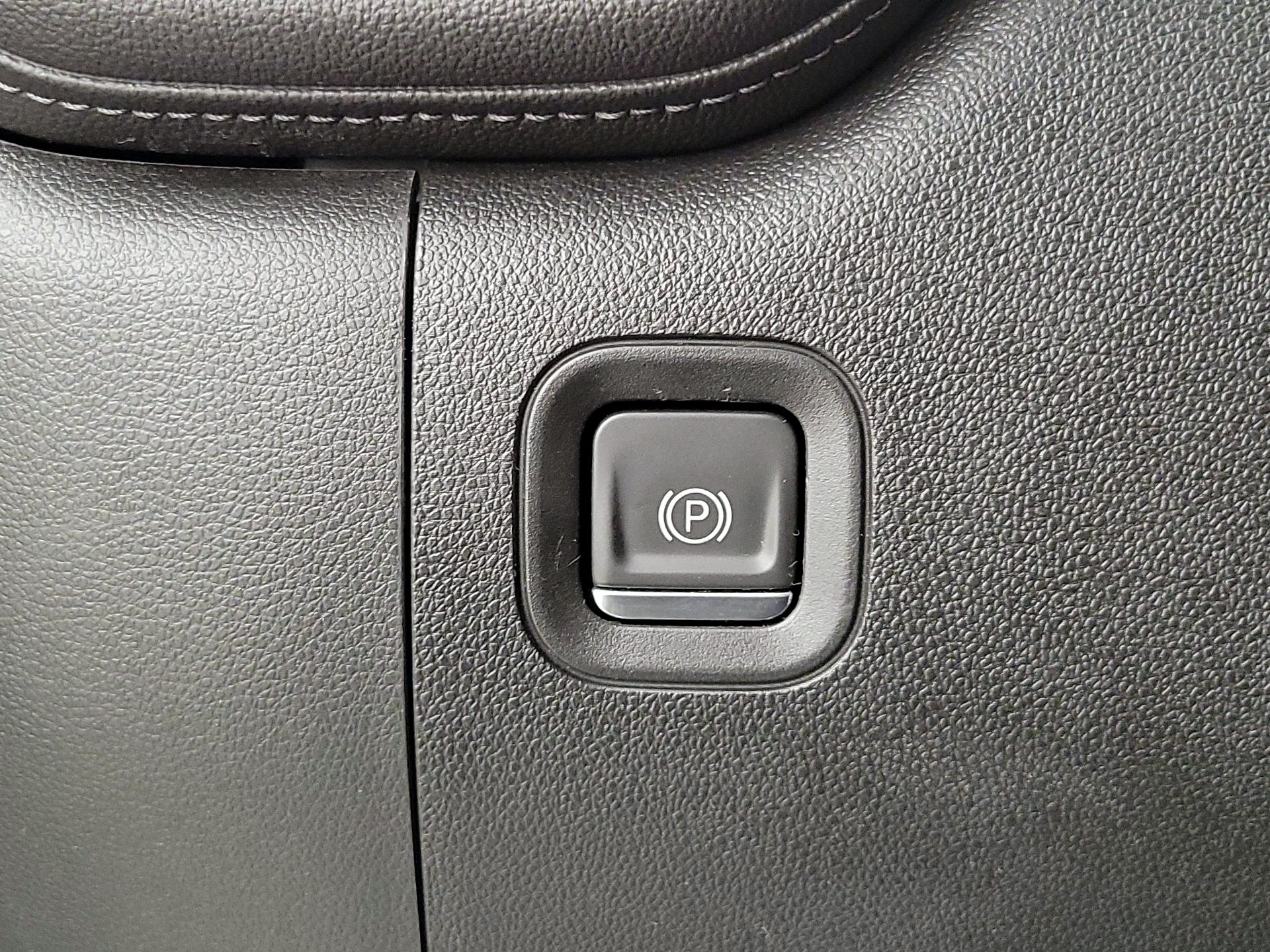 Thumbnail: 2023 Chevrolet Silverado 2500 - 13