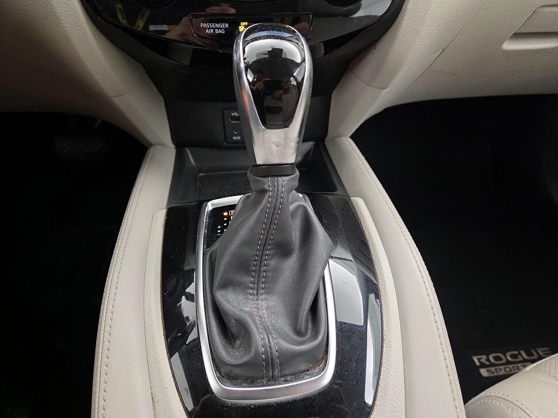 Thumbnail: 2017 Nissan Rogue Sport - 18
