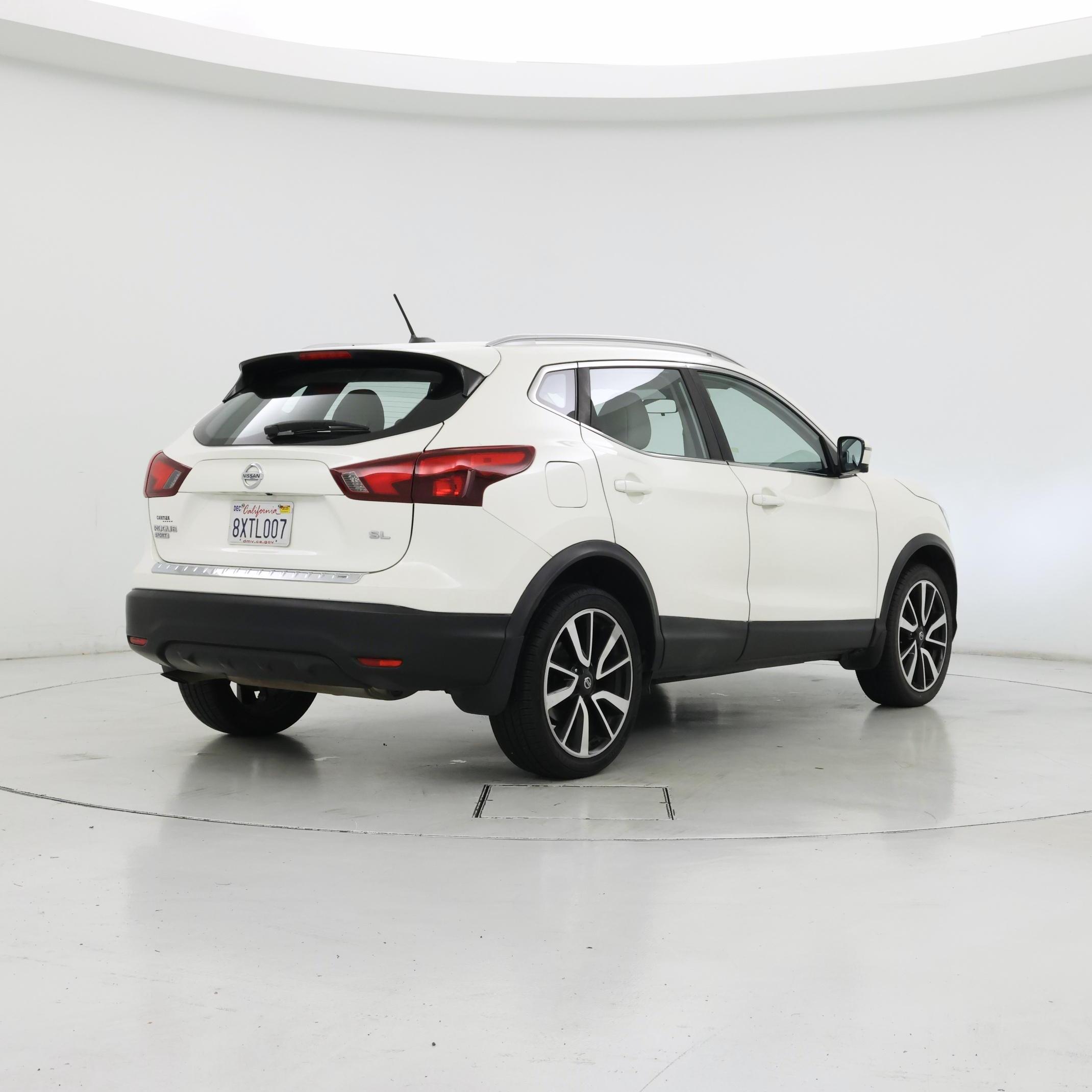 Thumbnail: 2017 Nissan Rogue Sport - 8