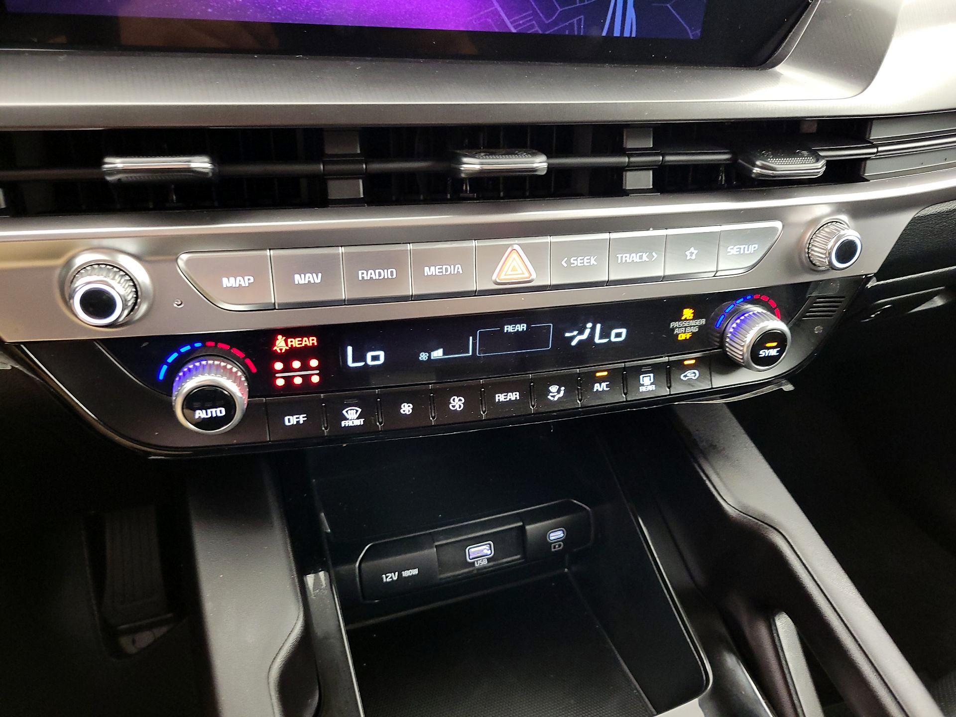 Thumbnail: 2024 Kia Telluride - 17