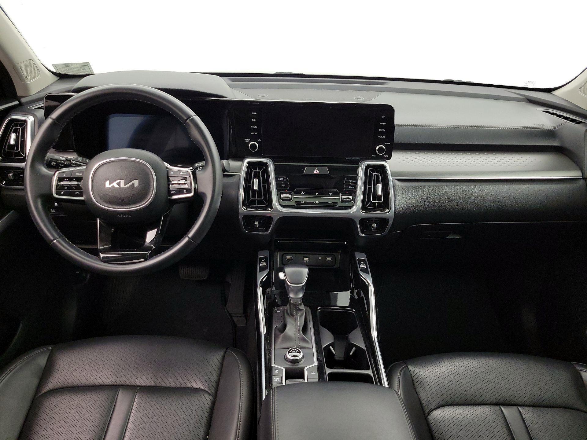 Thumbnail: 2023 Kia Sorento - 9