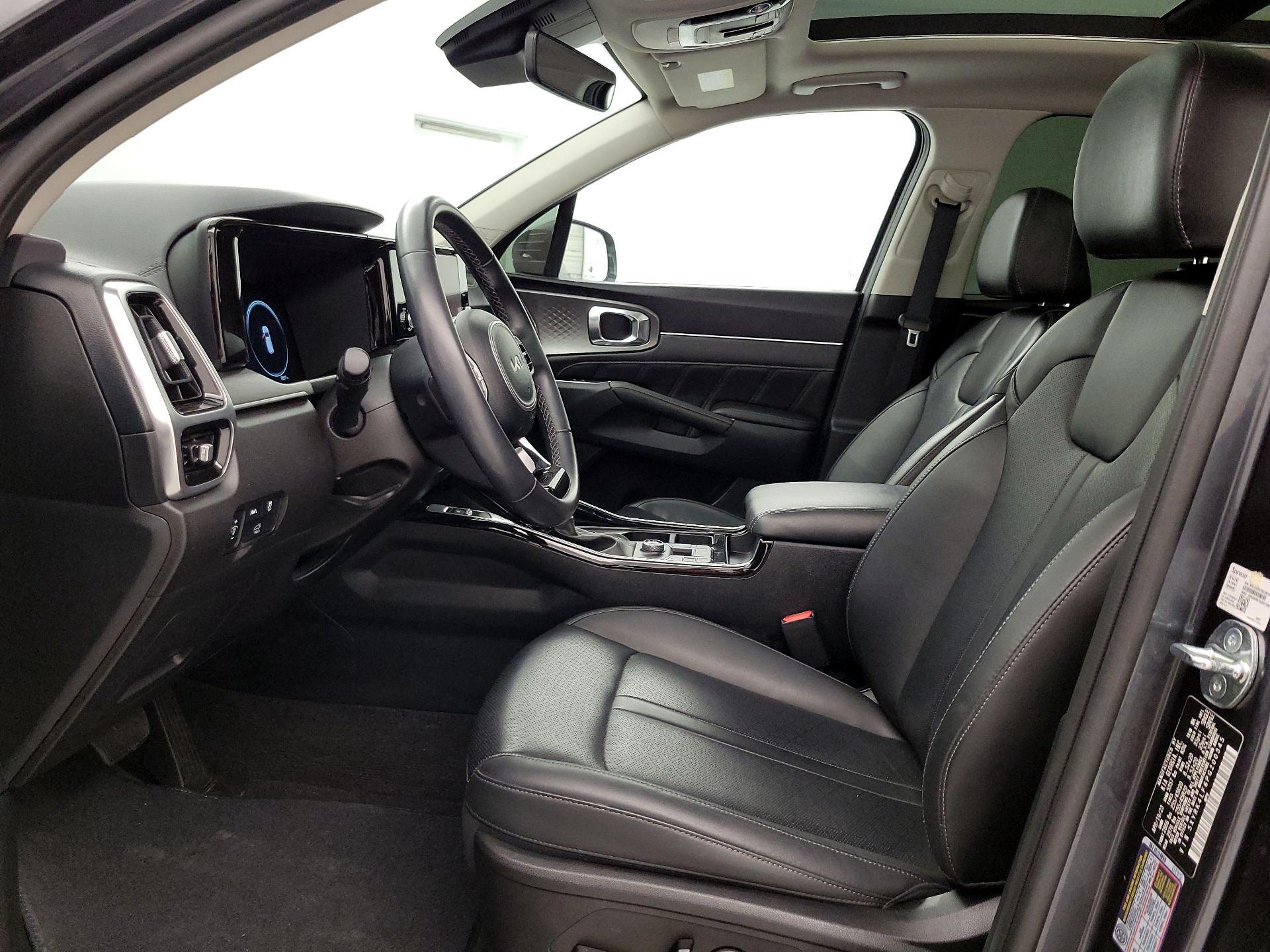 Thumbnail: 2023 Kia Sorento - 11