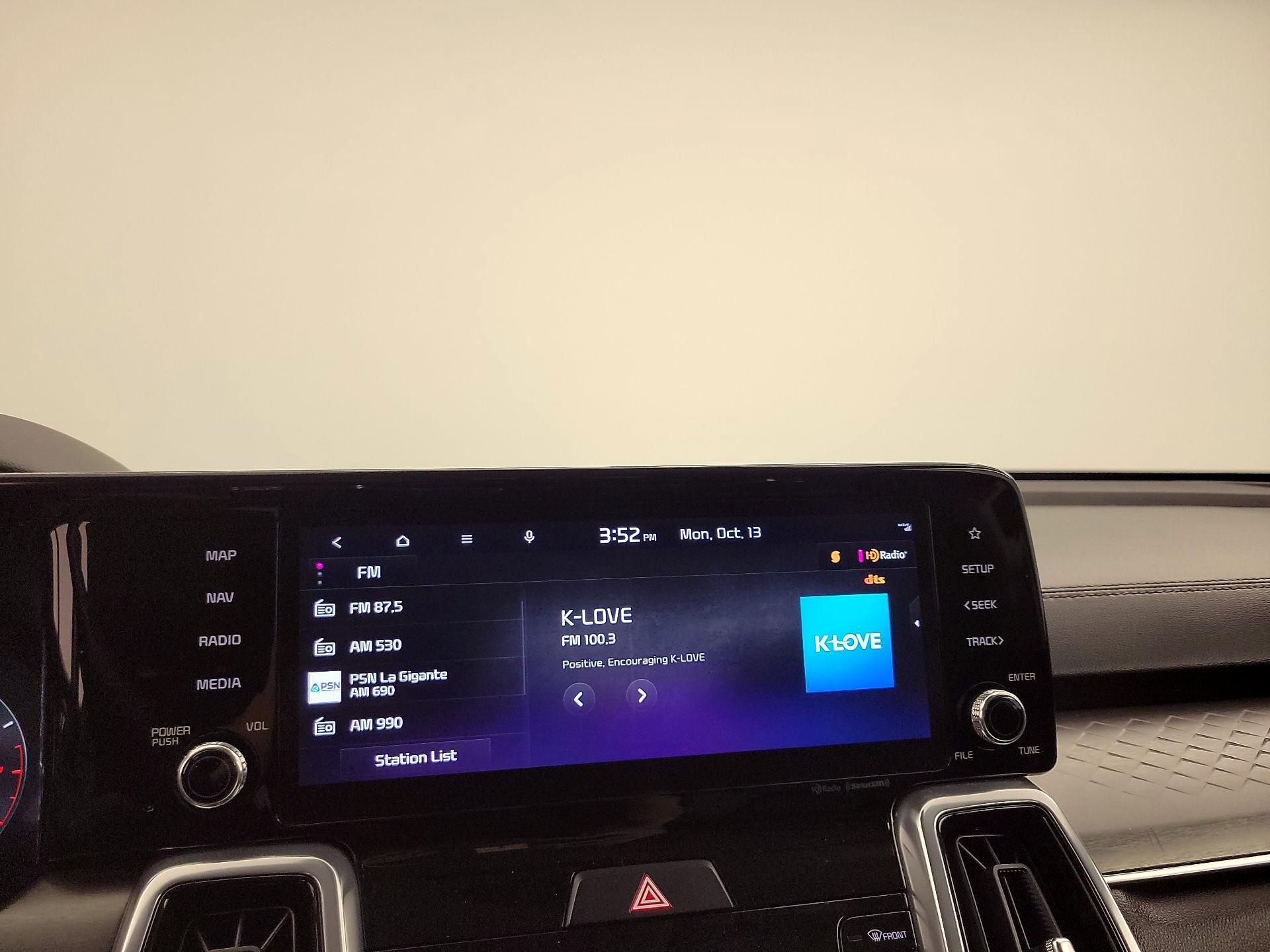 Thumbnail: 2023 Kia Sorento - 16
