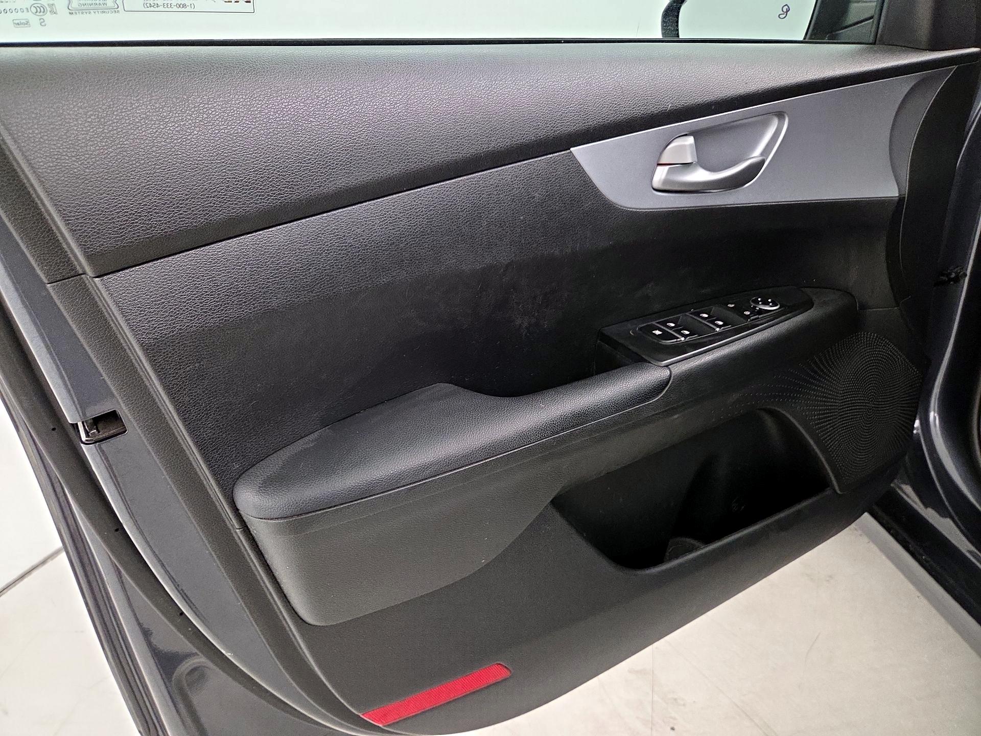 Thumbnail: 2023 Kia Forte - 12
