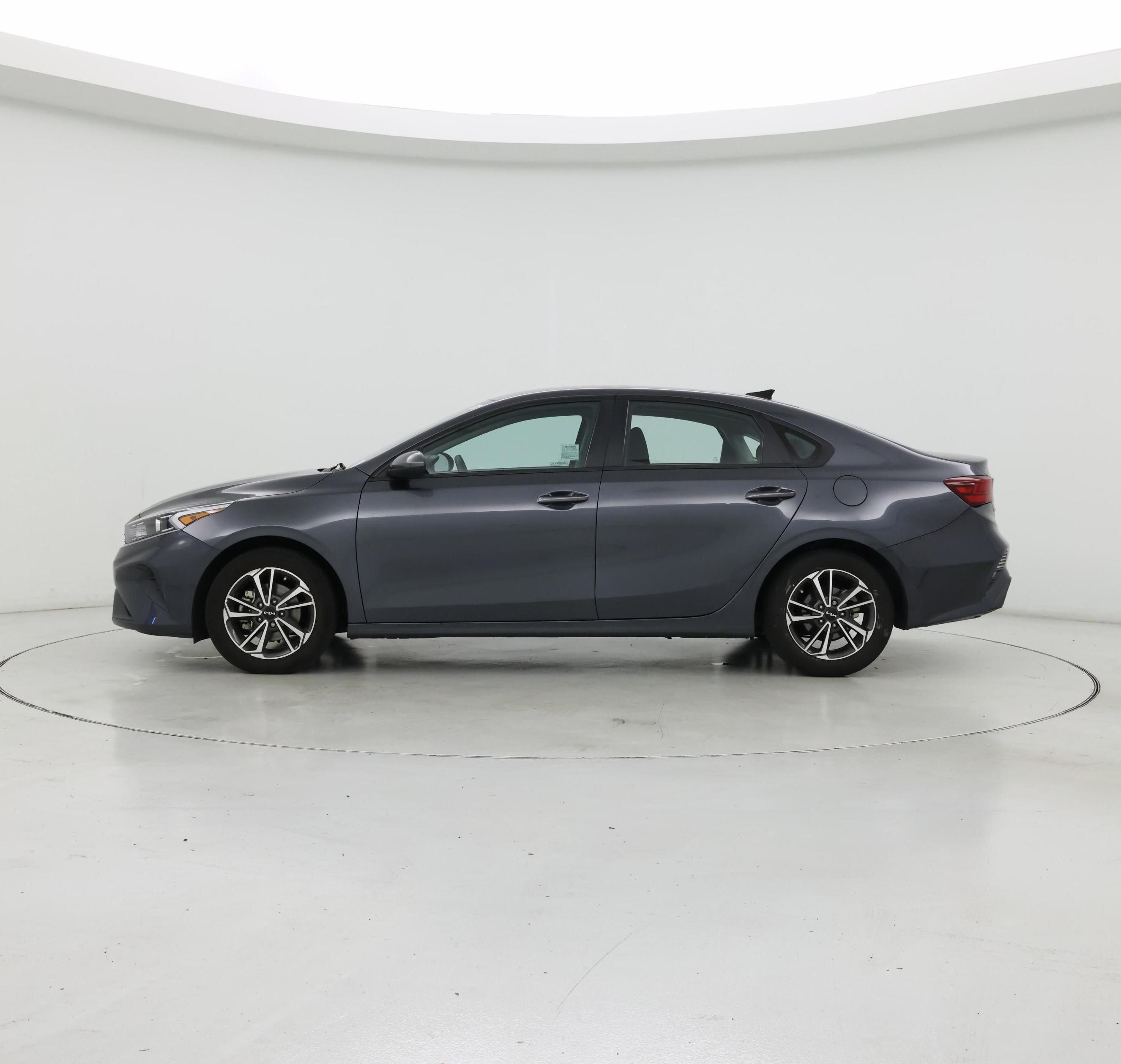 Thumbnail: 2023 Kia Forte - 3