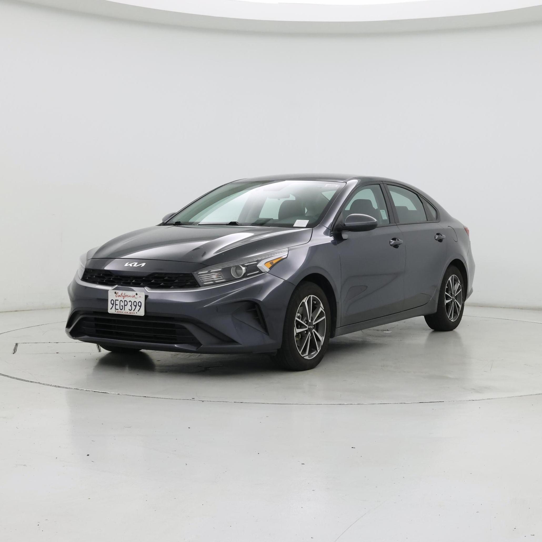 Thumbnail: 2023 Kia Forte - 4