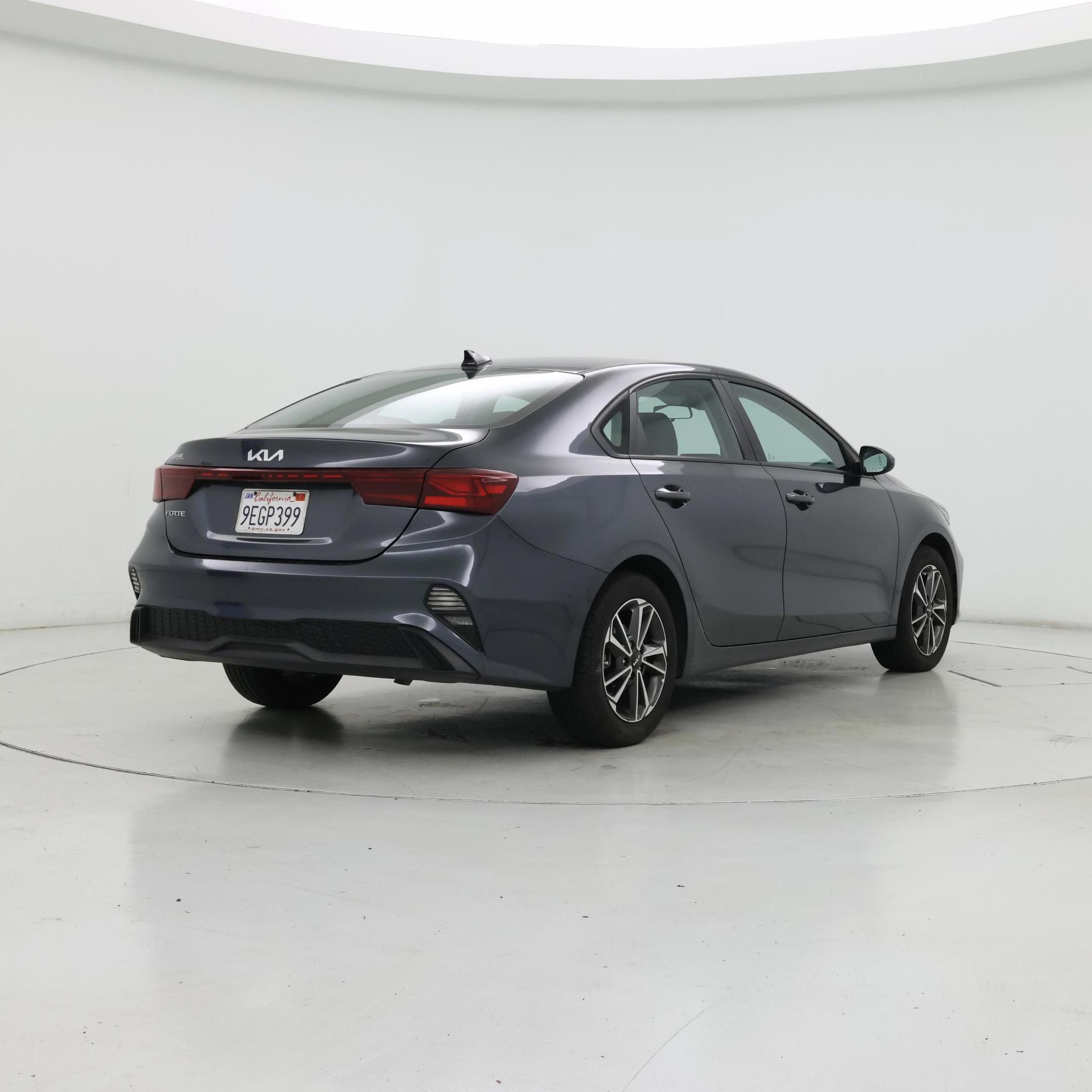 Thumbnail: 2023 Kia Forte - 8