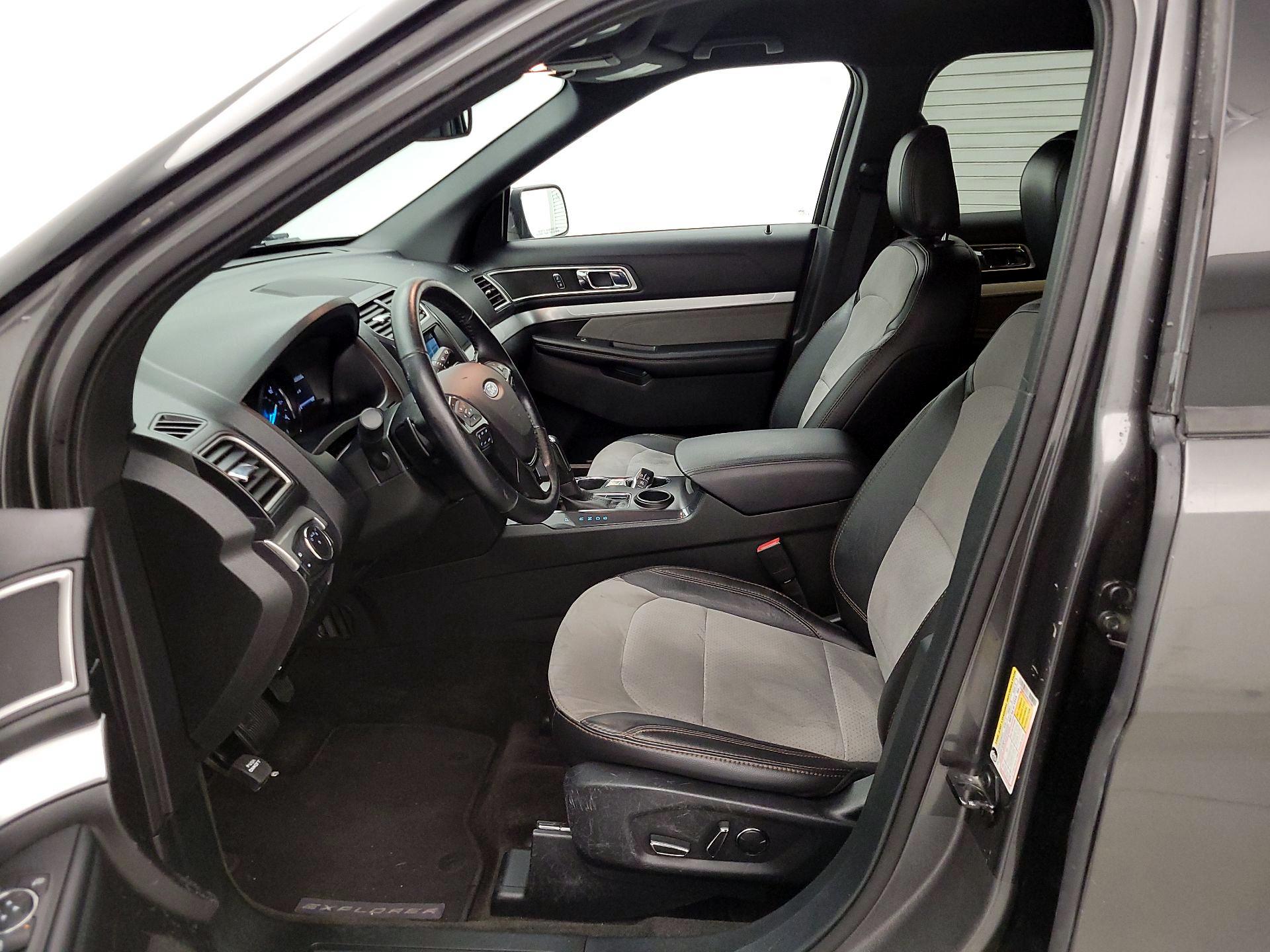 Thumbnail: 2017 Ford Explorer - 11