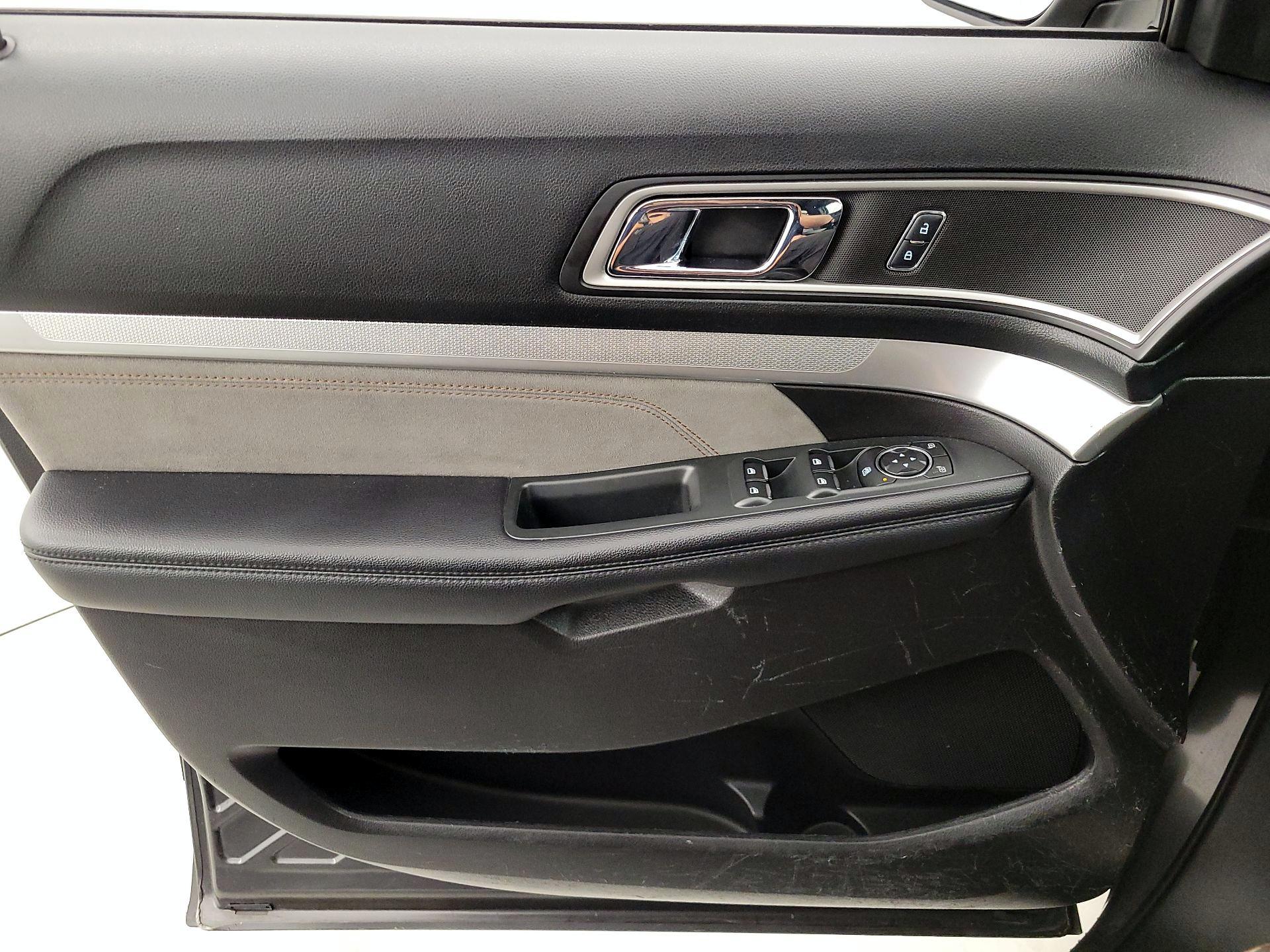 Thumbnail: 2017 Ford Explorer - 12