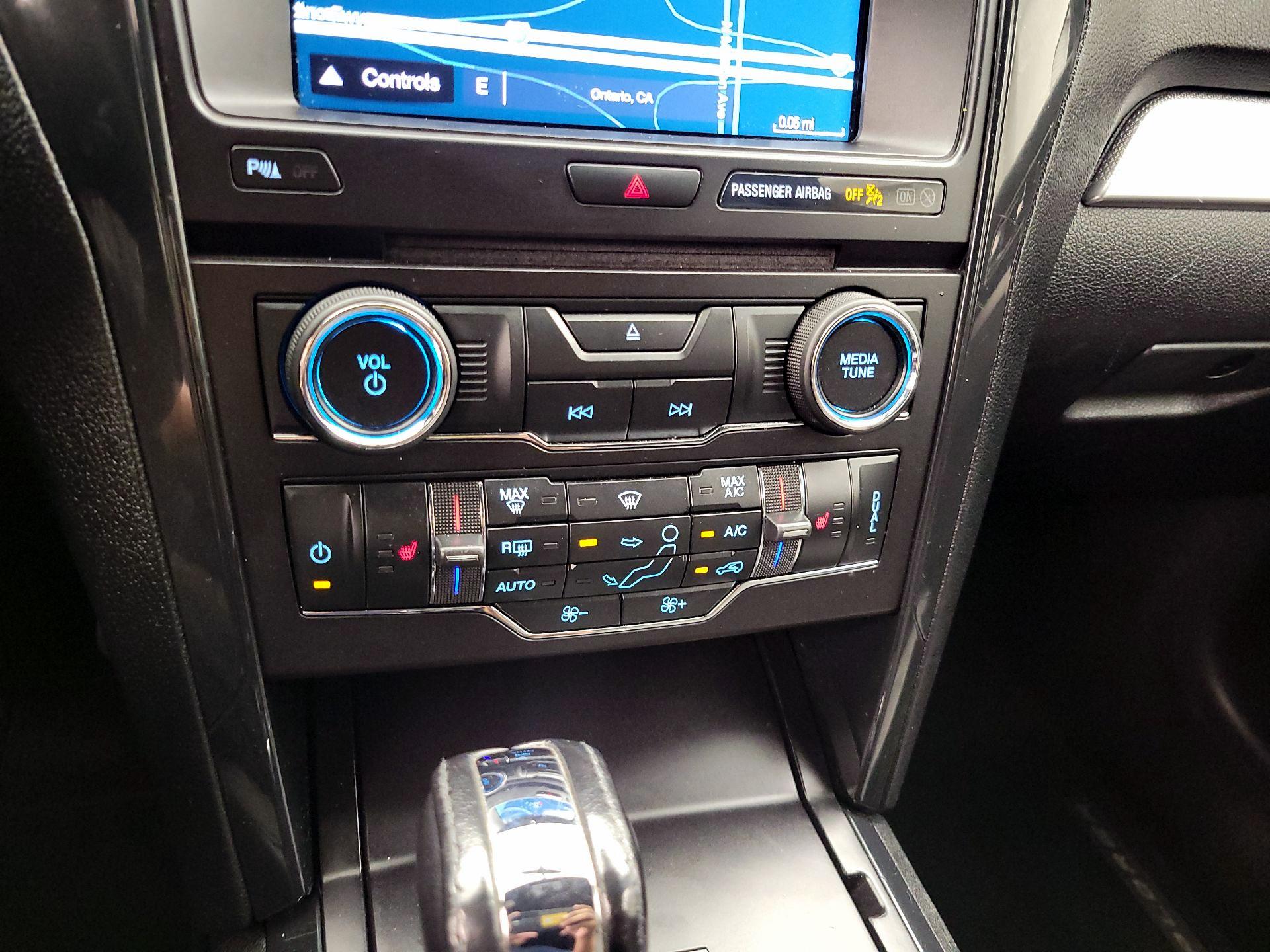 Thumbnail: 2017 Ford Explorer - 15