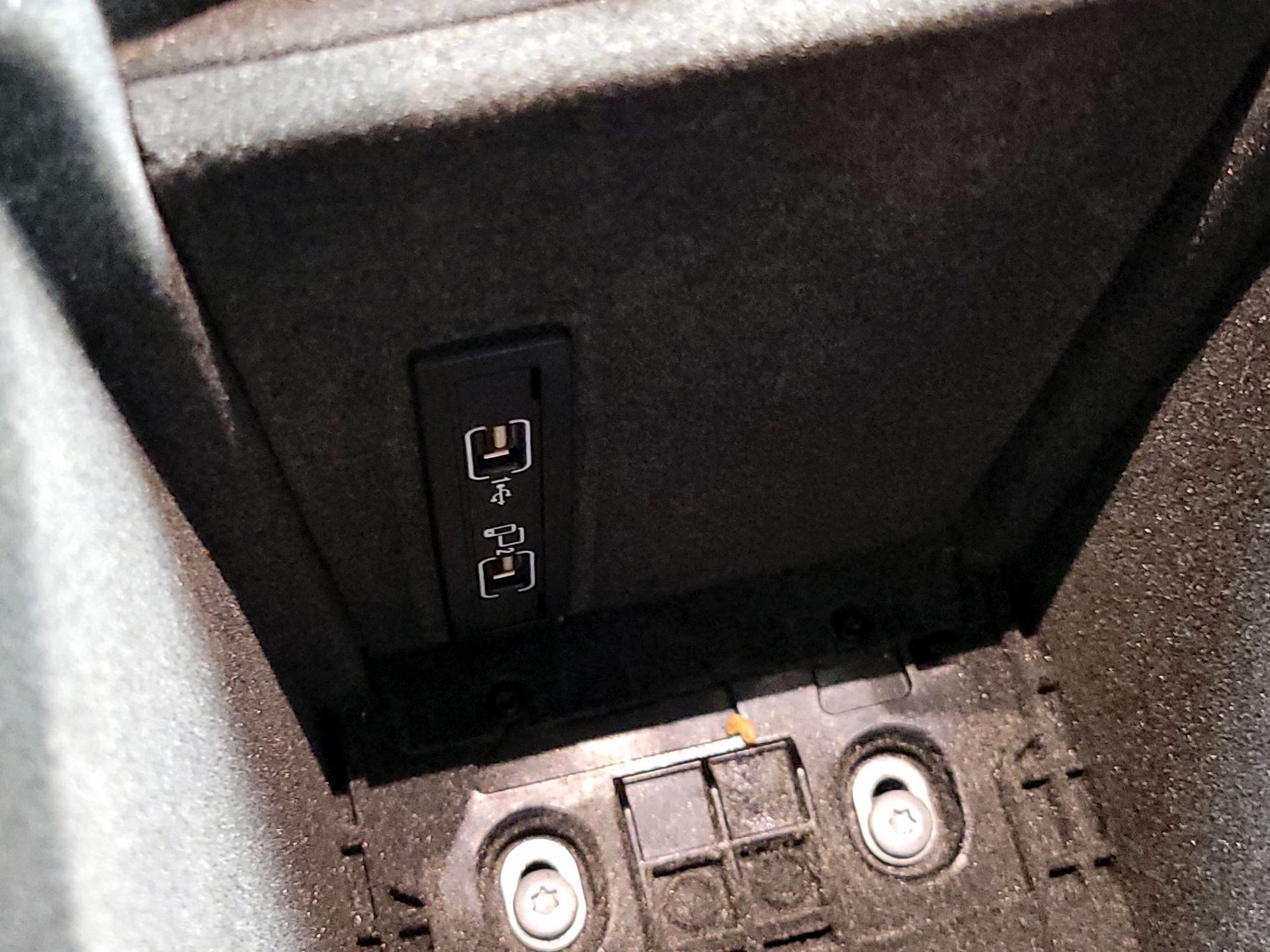 Thumbnail: 2017 Mercedes-Benz GLE - 18