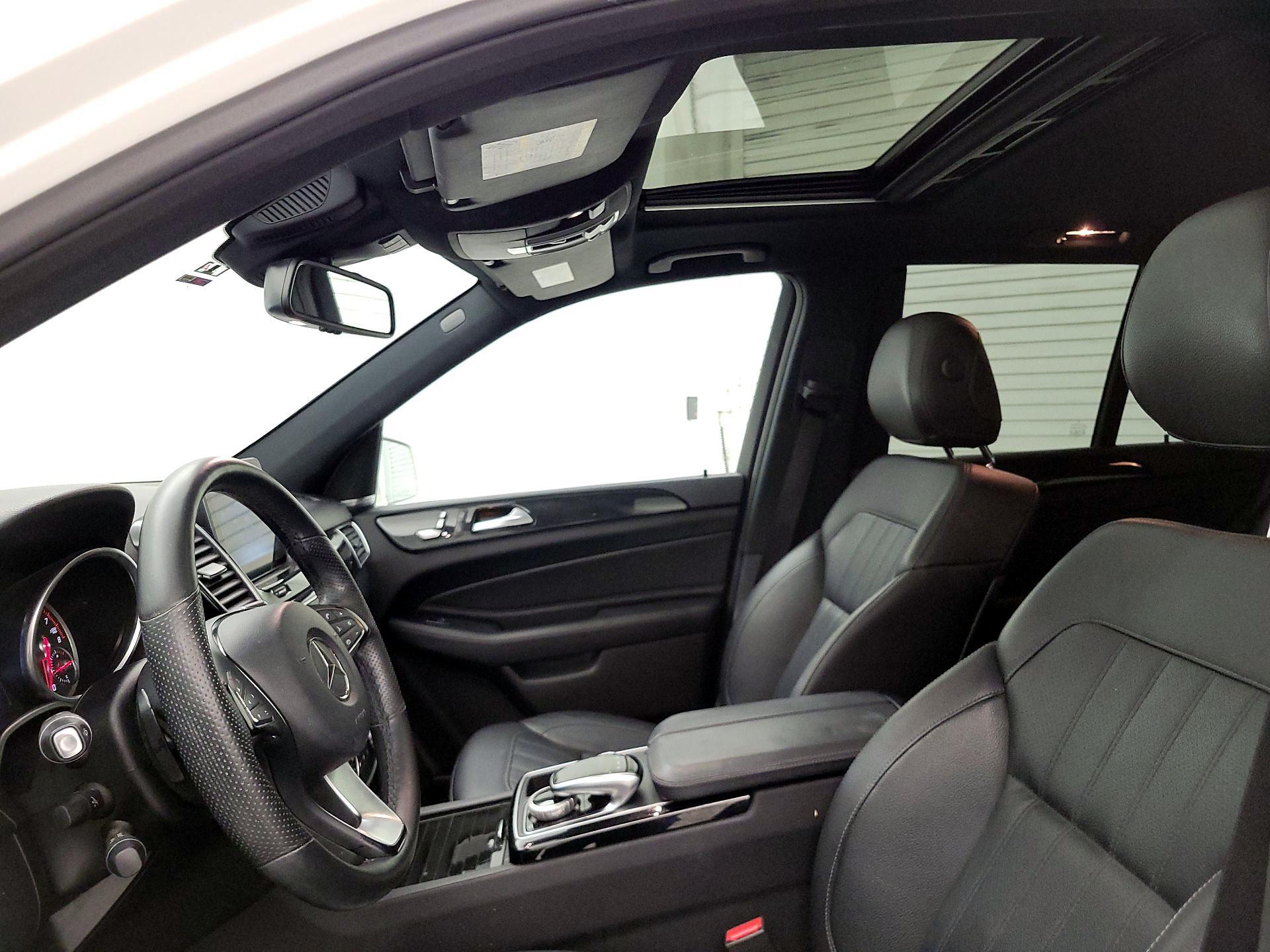 Thumbnail: 2017 Mercedes-Benz GLE - 19