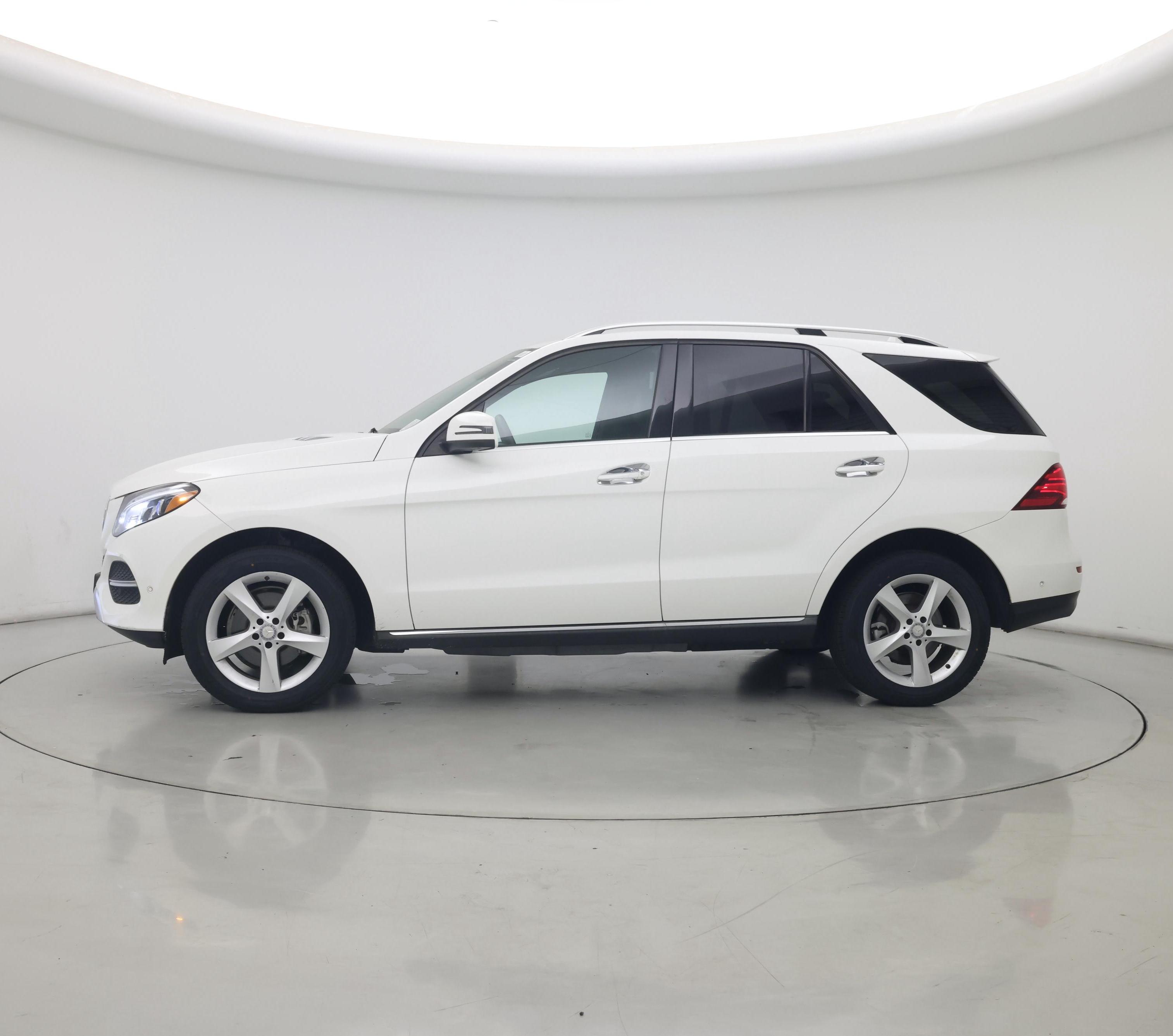 Thumbnail: 2017 Mercedes-Benz GLE - 3