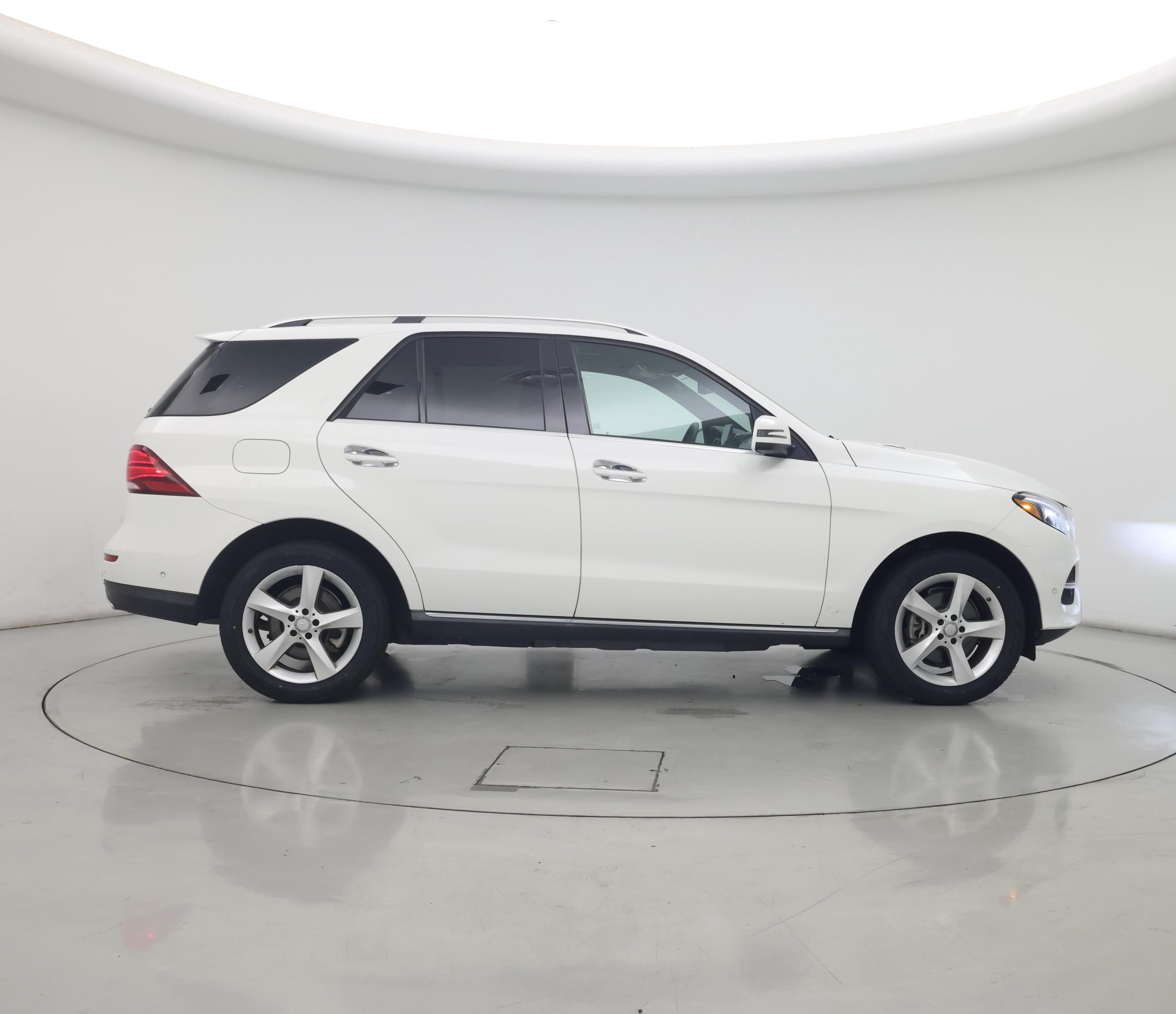 Thumbnail: 2017 Mercedes-Benz GLE - 7