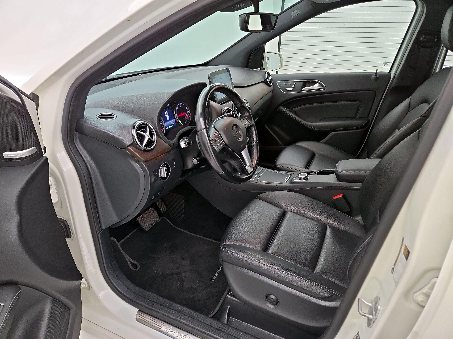 Thumbnail: 2017 Mercedes-Benz B-Class - 11