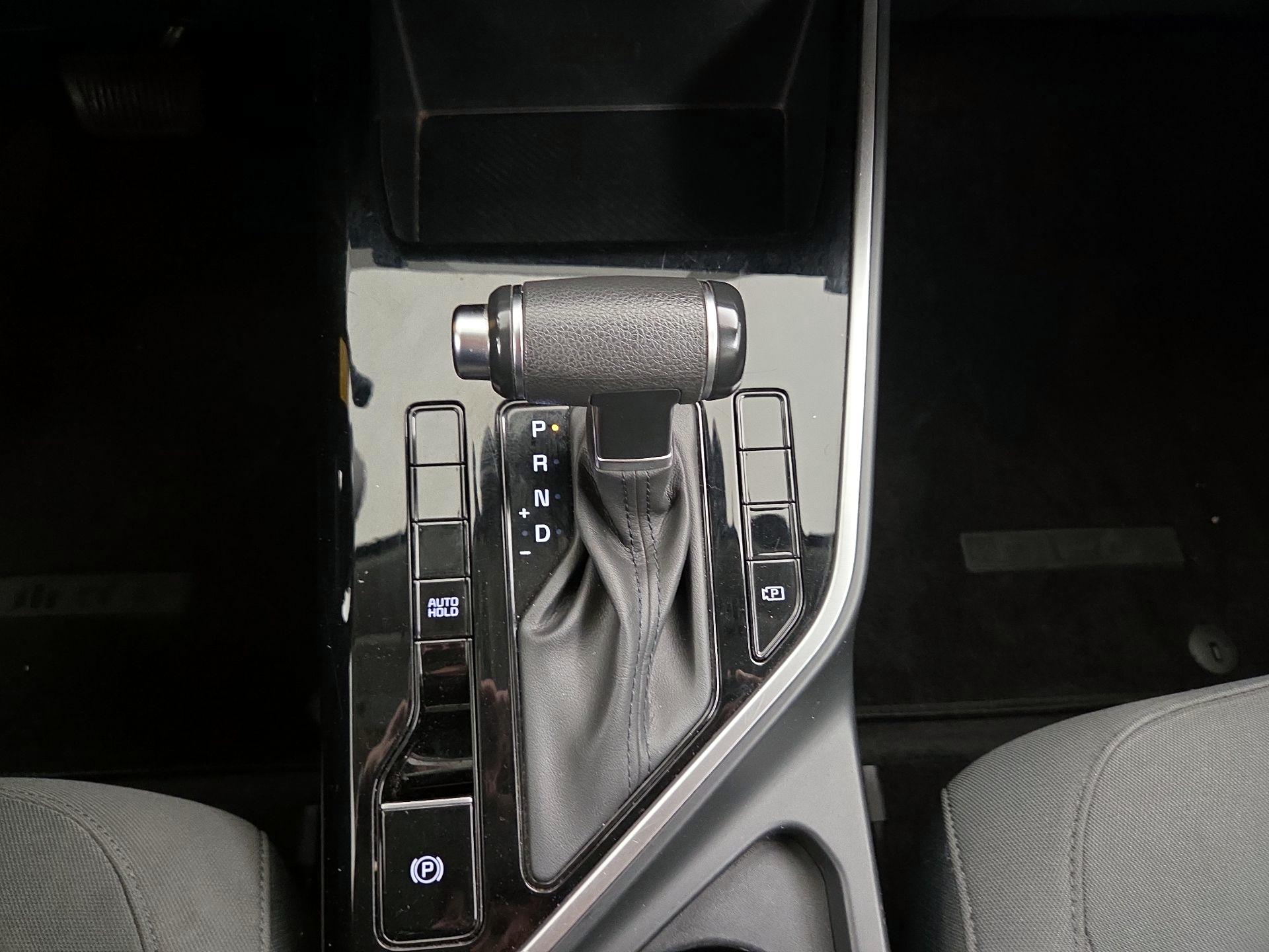 Thumbnail: 2024 Kia Niro - 17