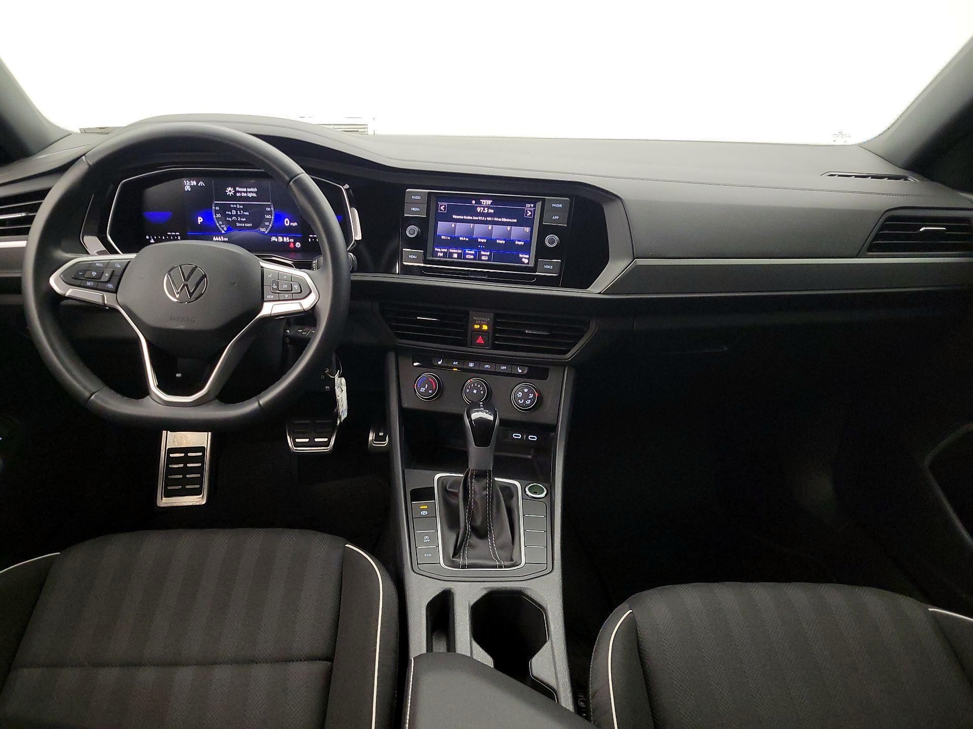 Thumbnail: 2024 Volkswagen Jetta - 9