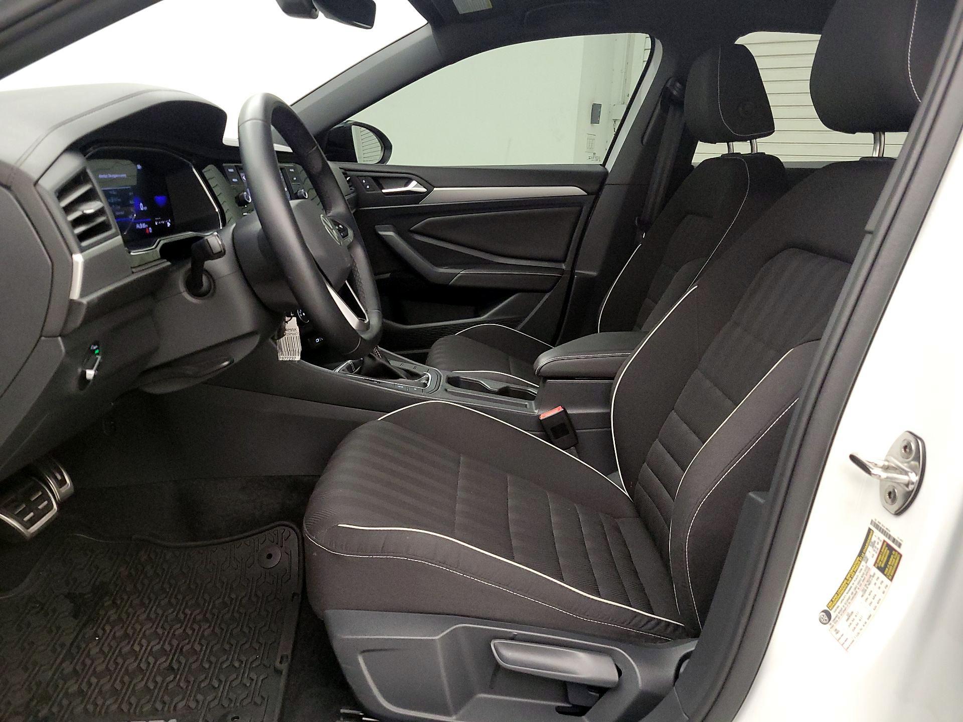 Thumbnail: 2024 Volkswagen Jetta - 11