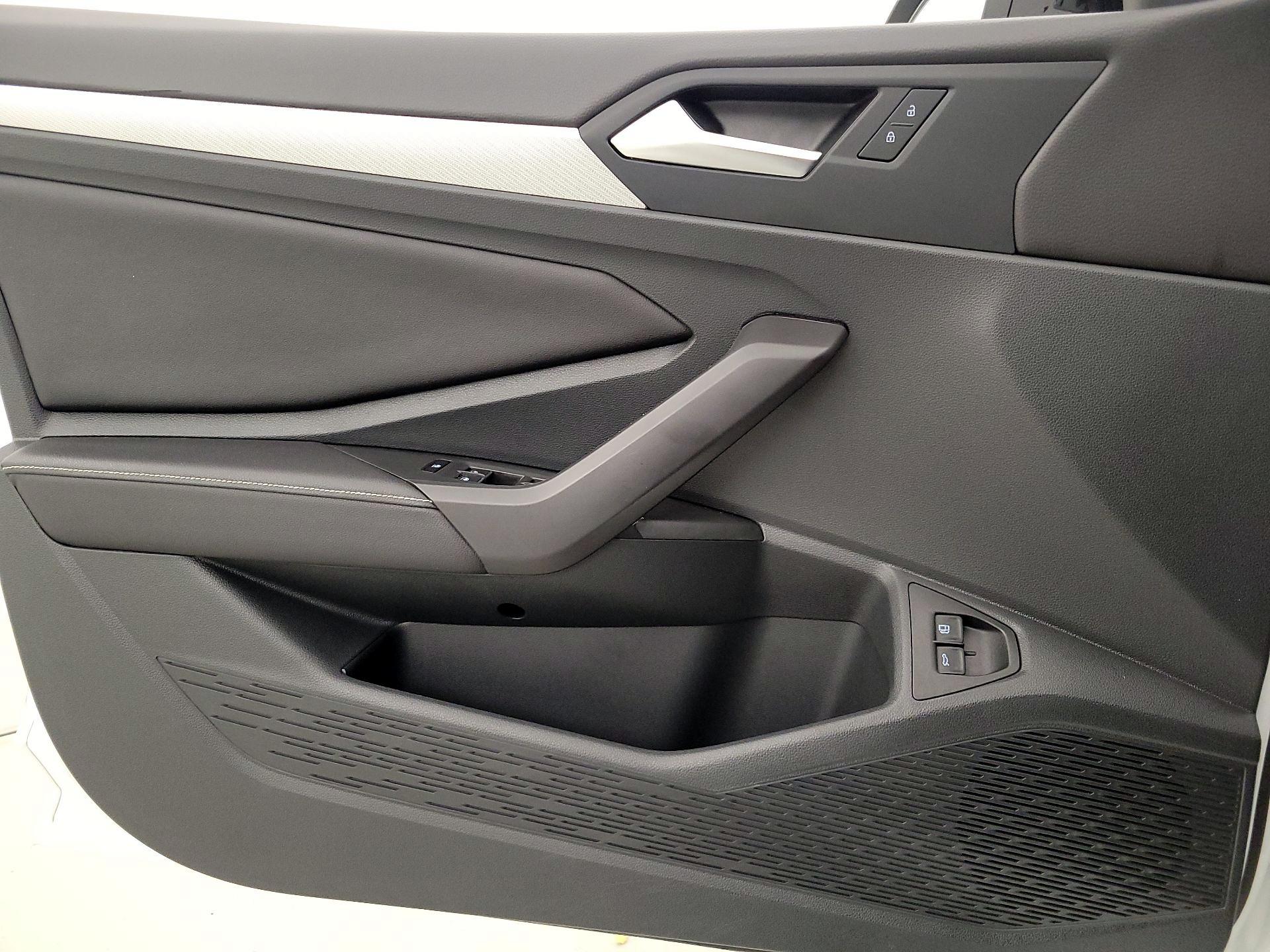 Thumbnail: 2024 Volkswagen Jetta - 12