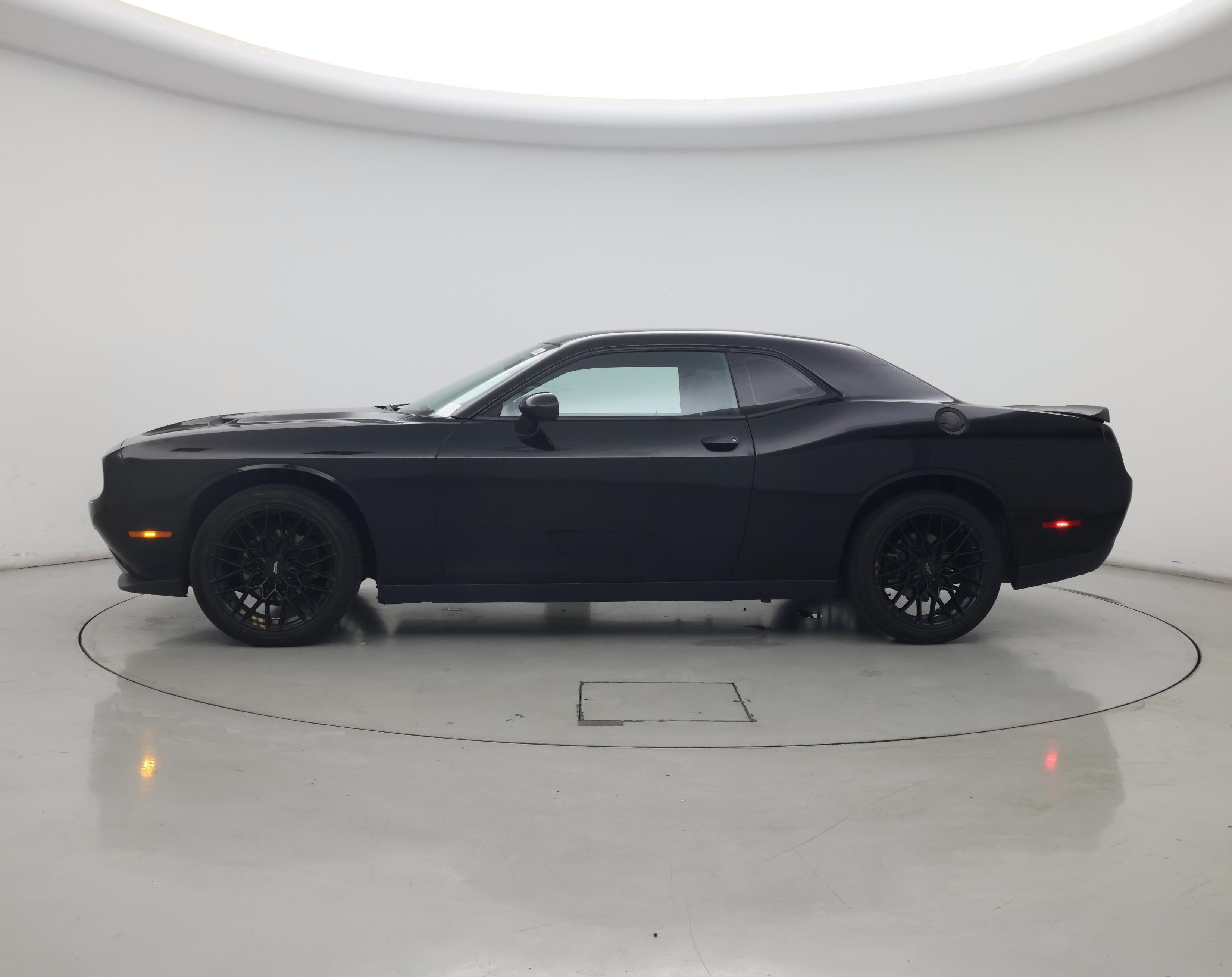 Thumbnail: 2019 Dodge Challenger - 3