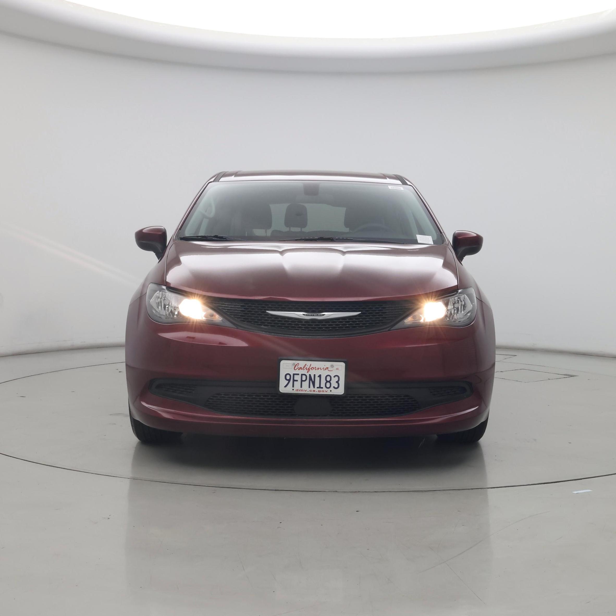 Thumbnail: 2021 Chrysler Voyager - 5