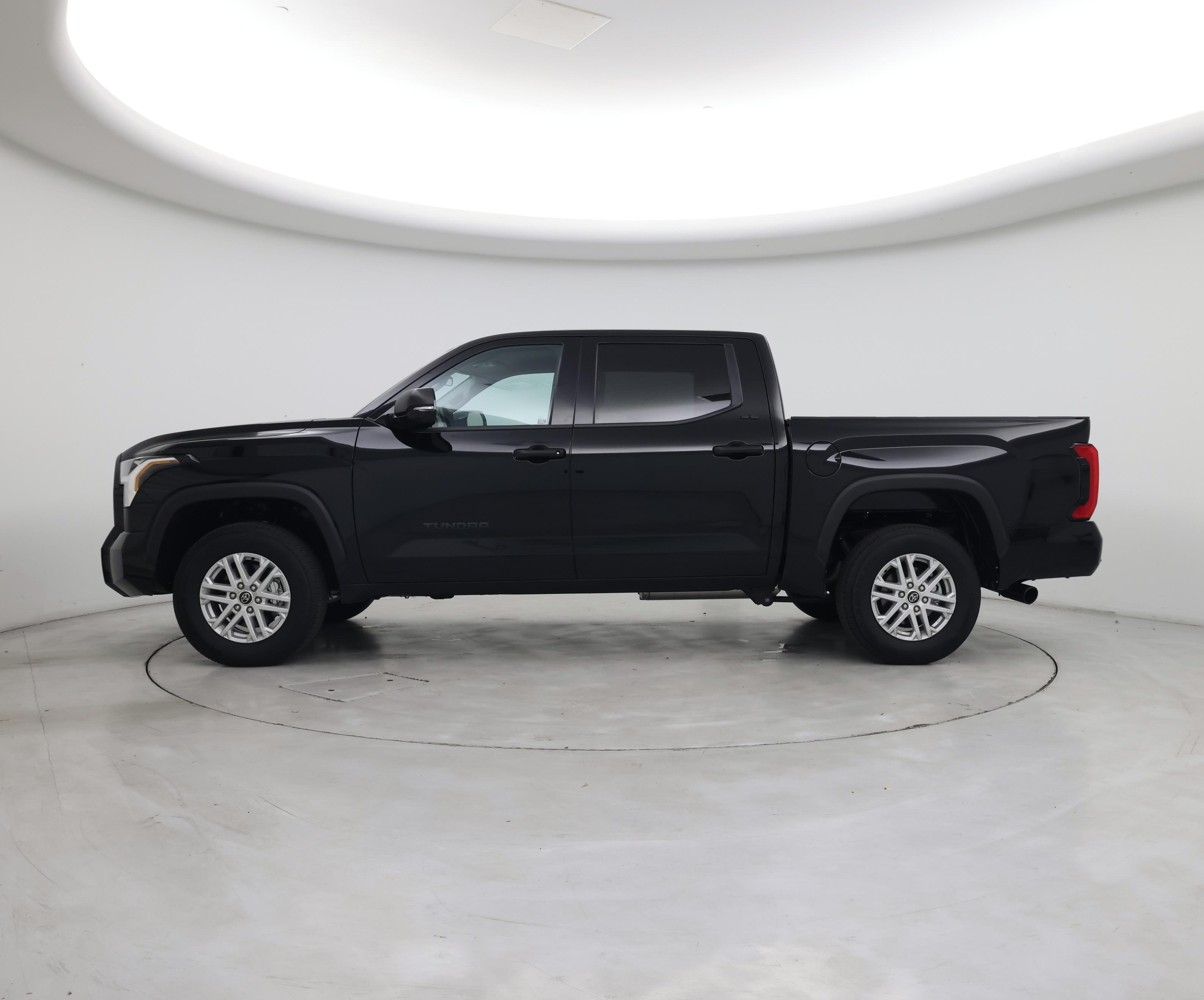 Thumbnail: 2024 Toyota Tundra - 3