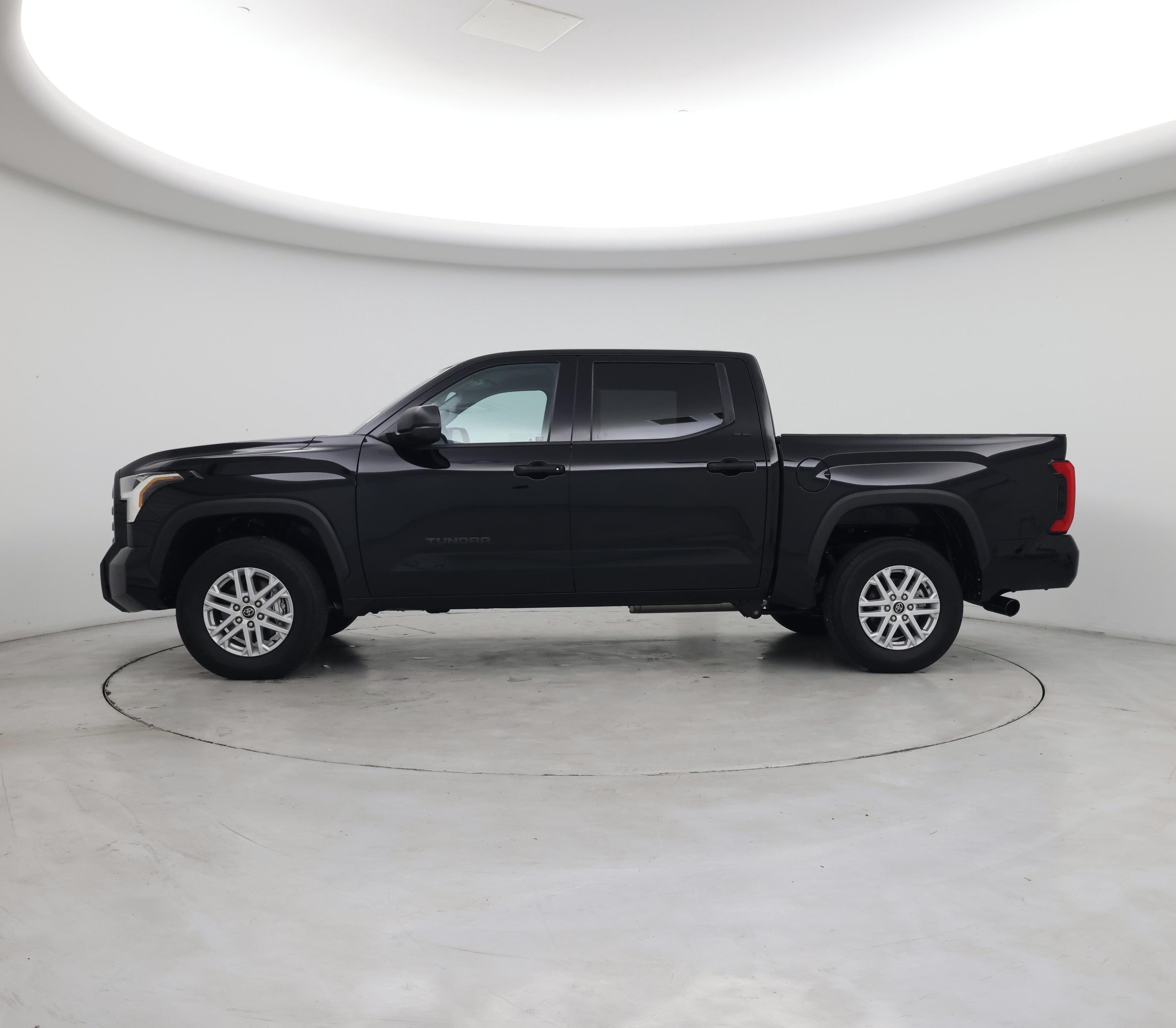 Thumbnail: 2024 Toyota Tundra - 3