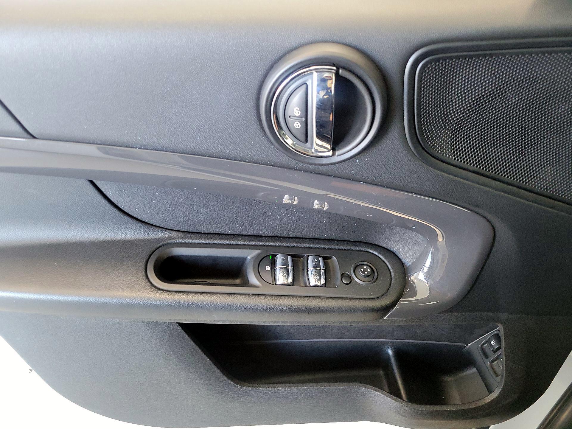 Thumbnail: 2018 MINI Cooper Countryman - 12