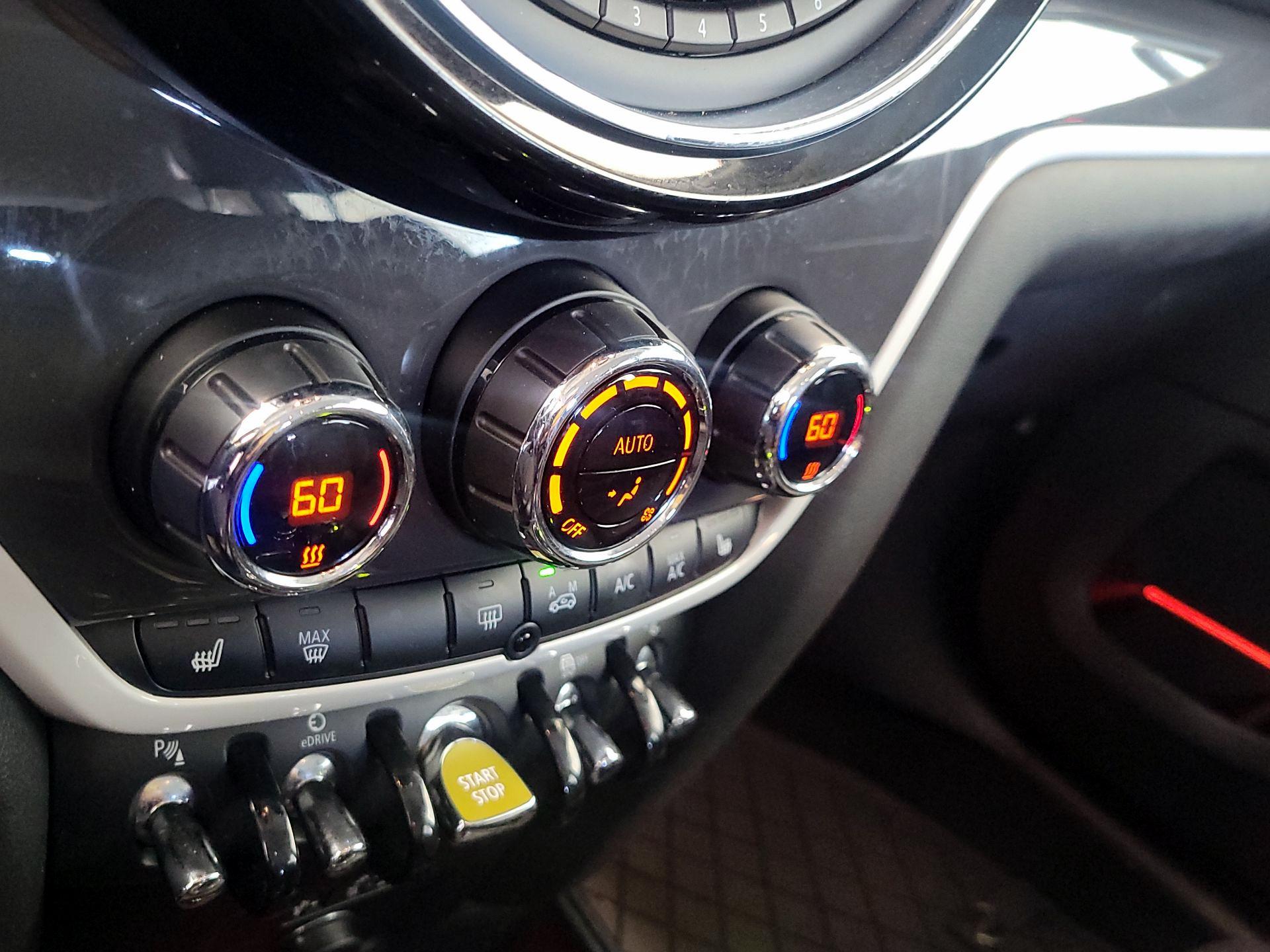 Thumbnail: 2018 MINI Cooper Countryman - 17