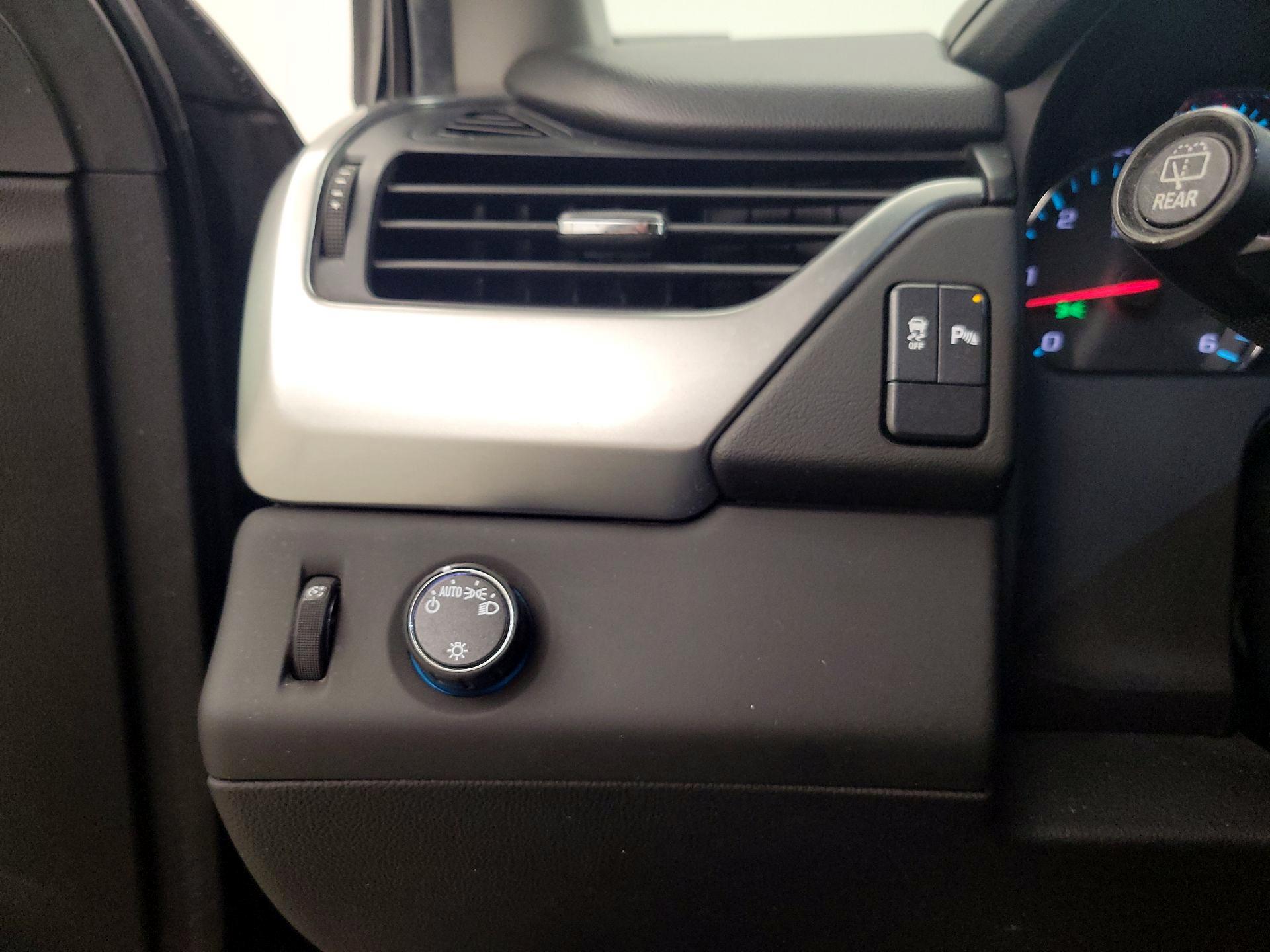 Thumbnail: 2017 Chevrolet Tahoe - 13