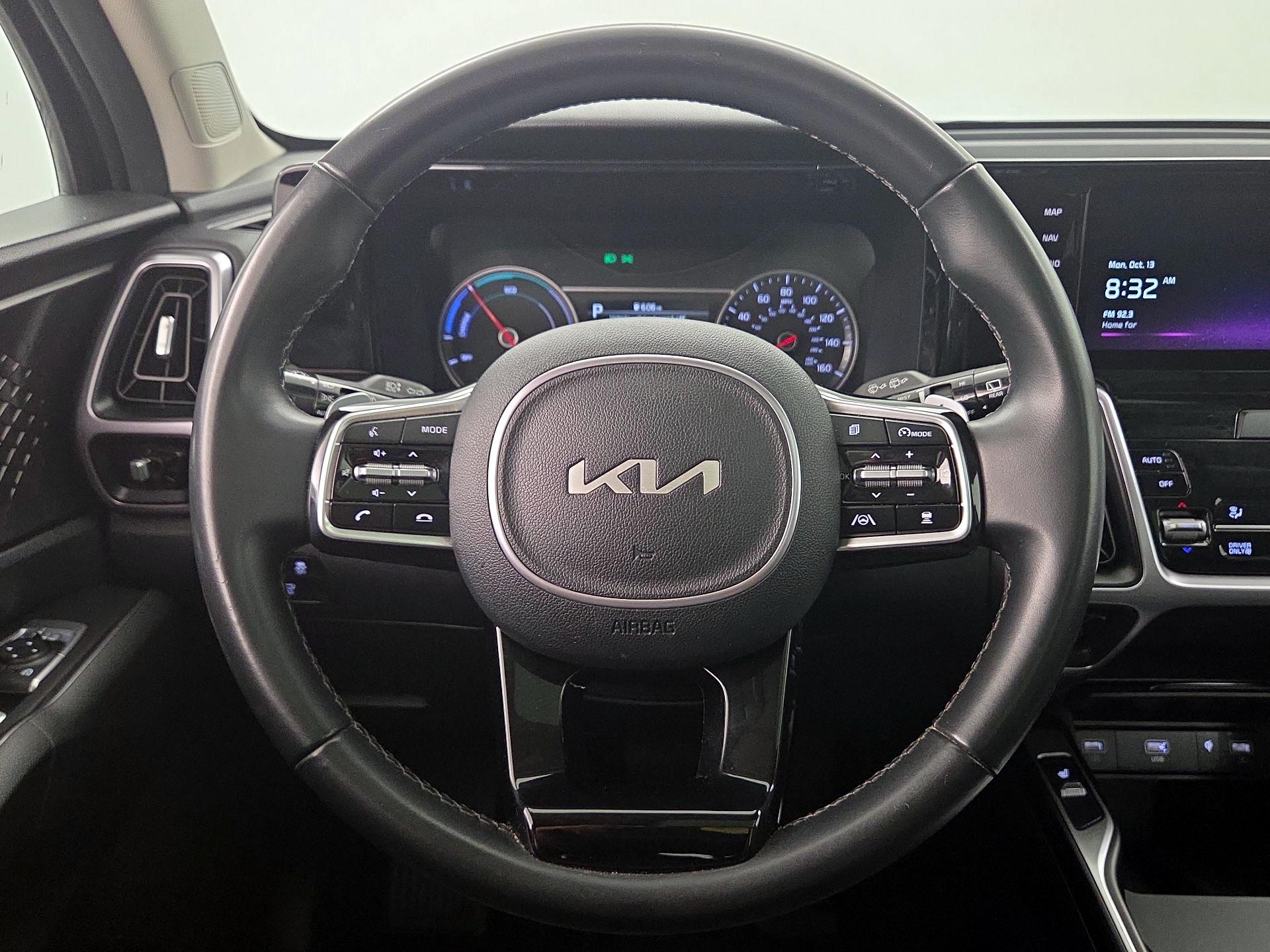 Thumbnail: 2023 Kia Sorento - 10