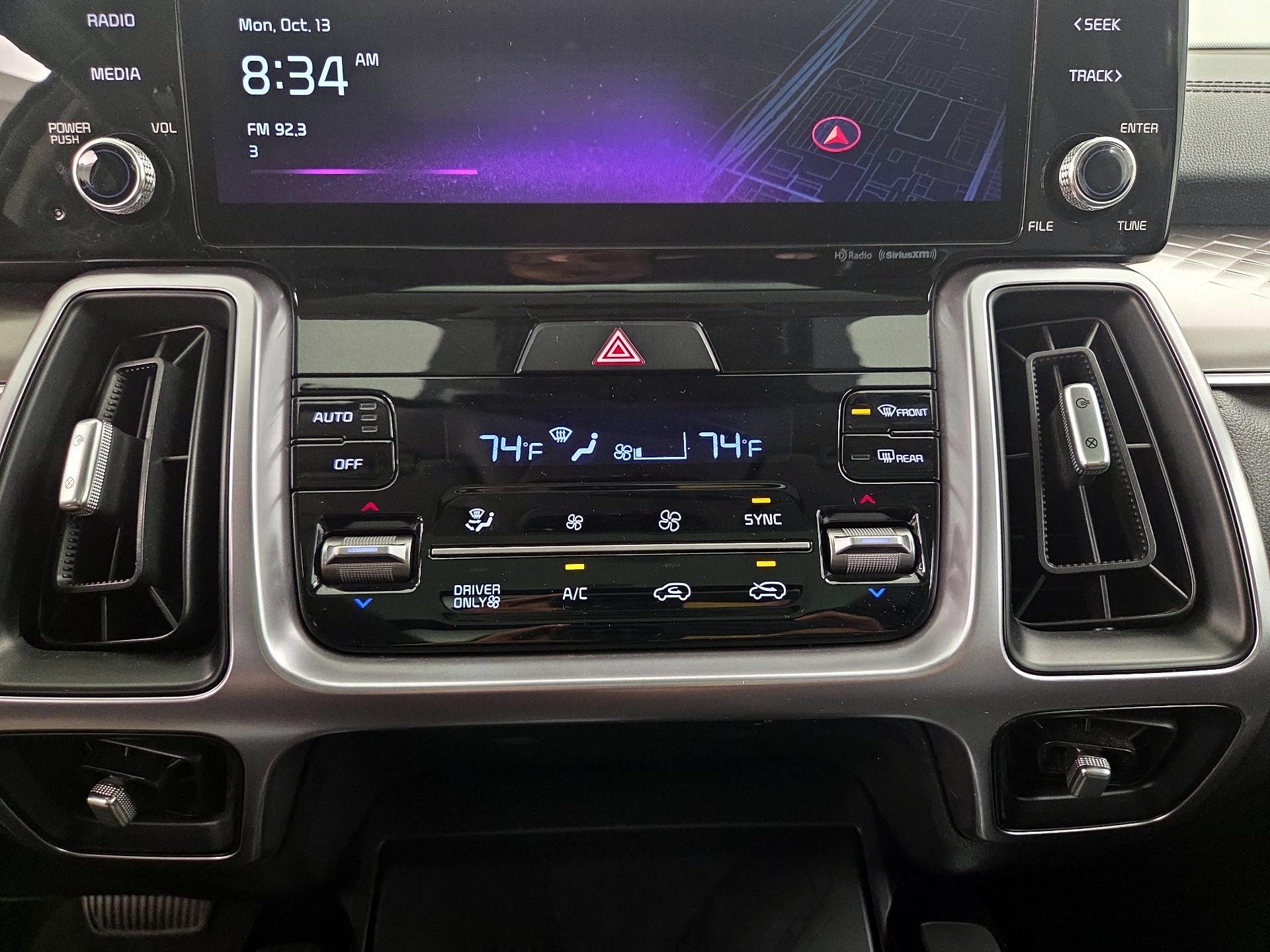 Thumbnail: 2023 Kia Sorento - 17