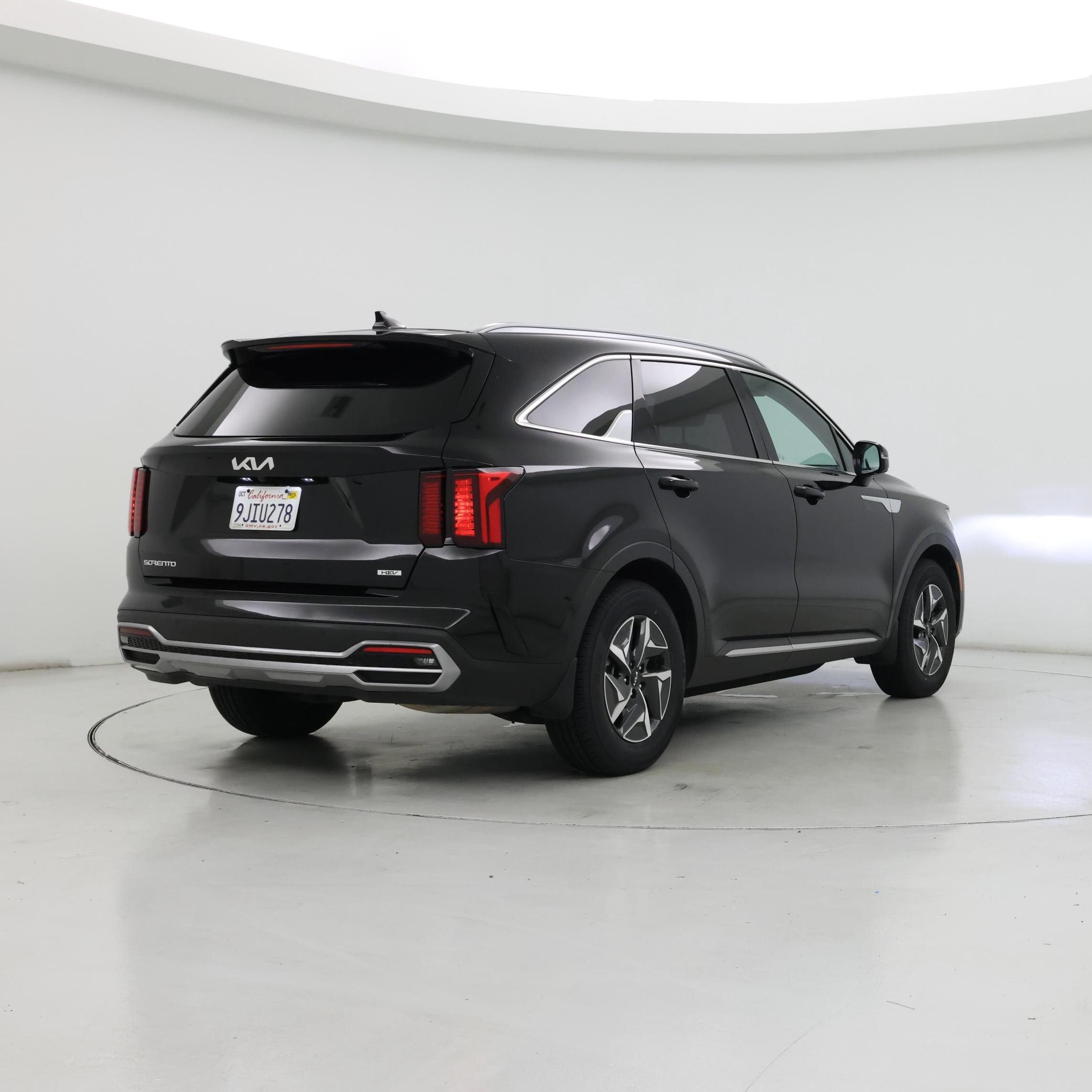 Thumbnail: 2023 Kia Sorento - 8