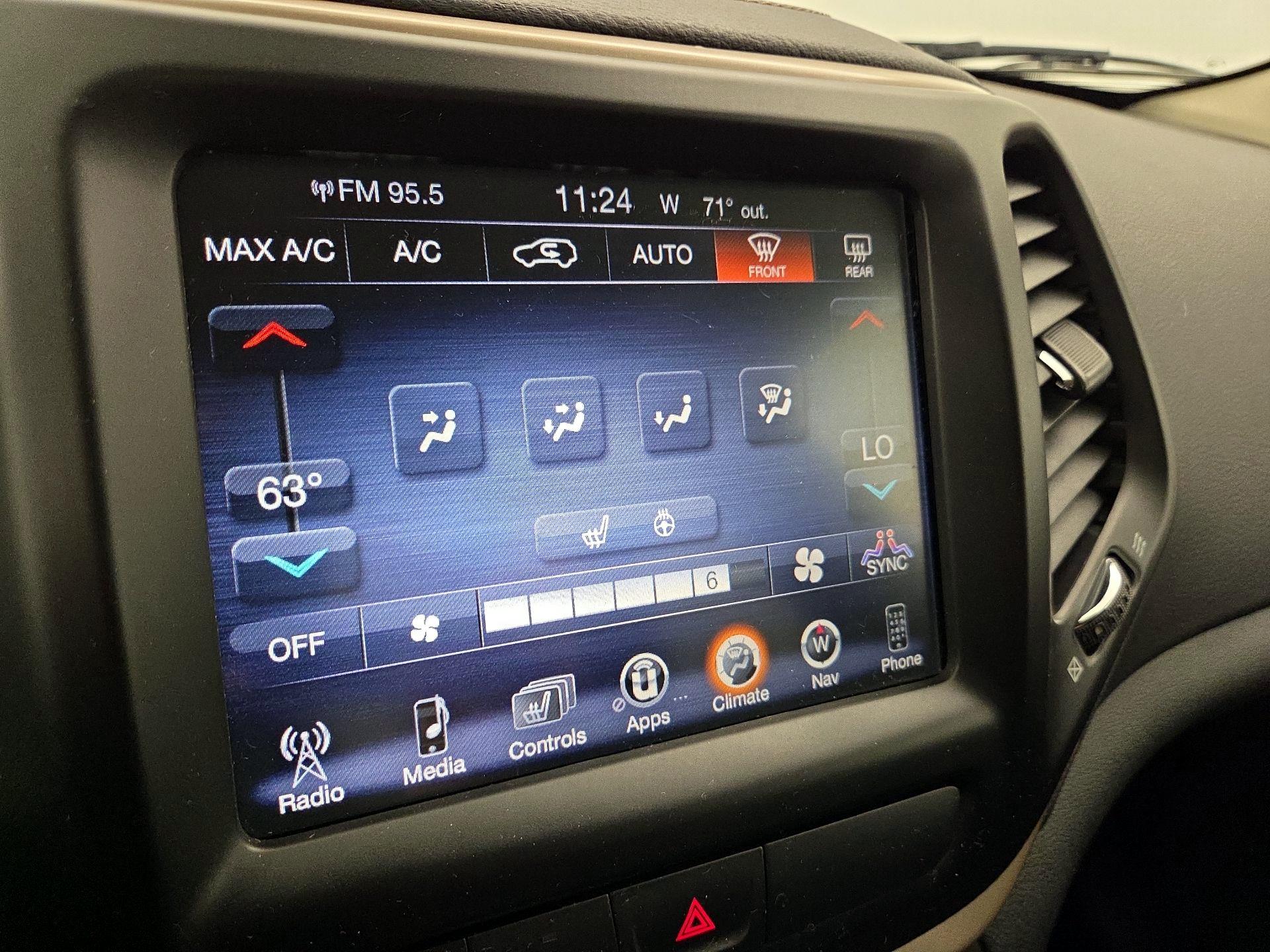 Thumbnail: 2017 Jeep Cherokee - 17