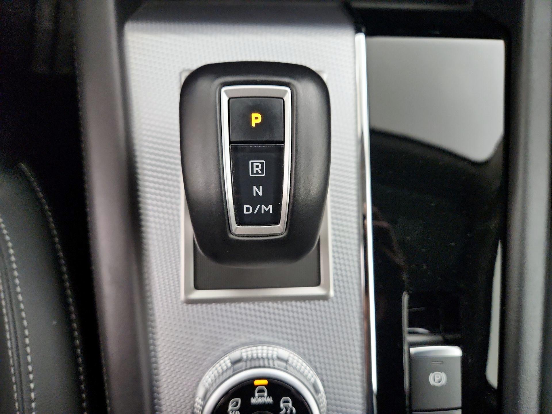 Thumbnail: 2024 Mitsubishi Outlander - 18
