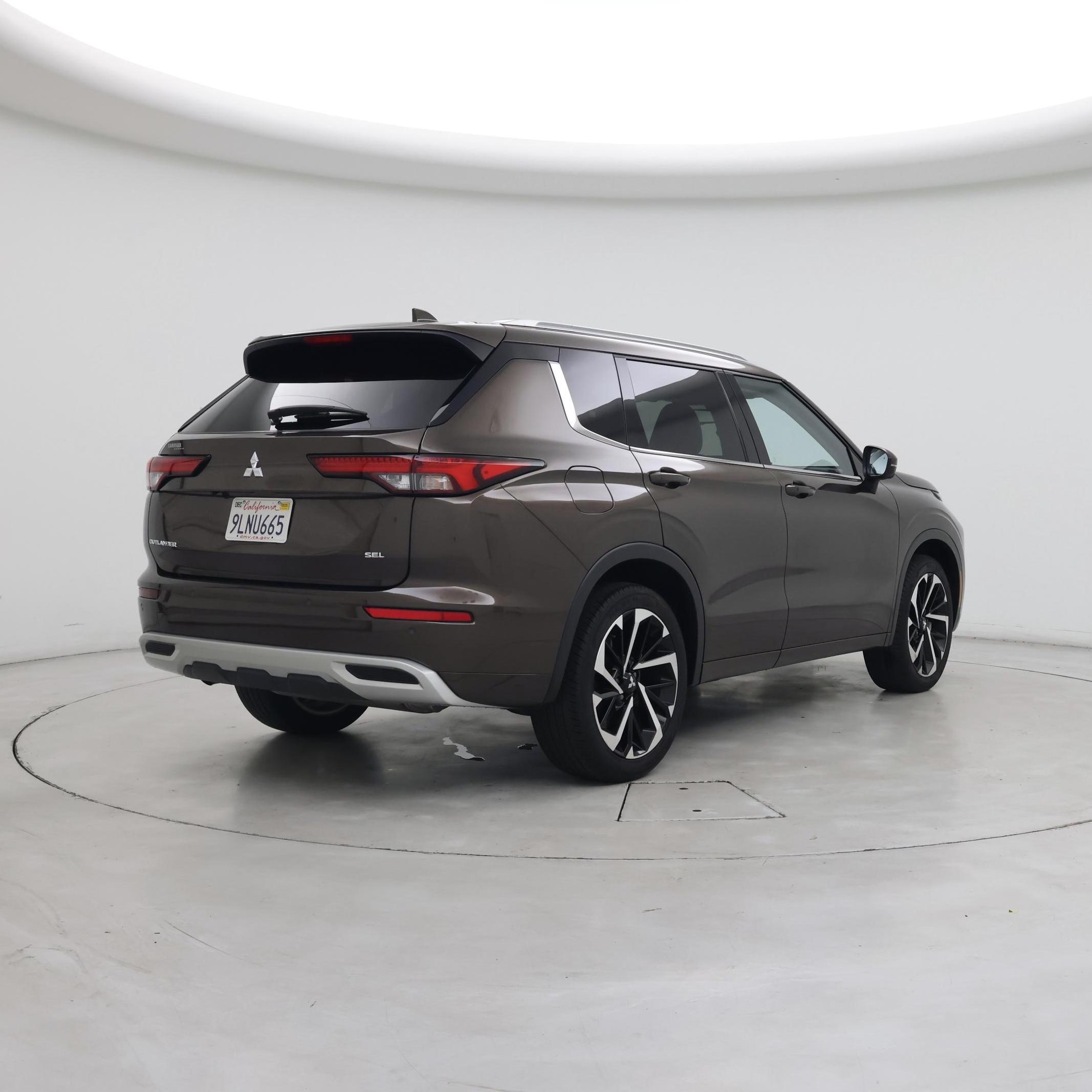 Thumbnail: 2024 Mitsubishi Outlander - 8