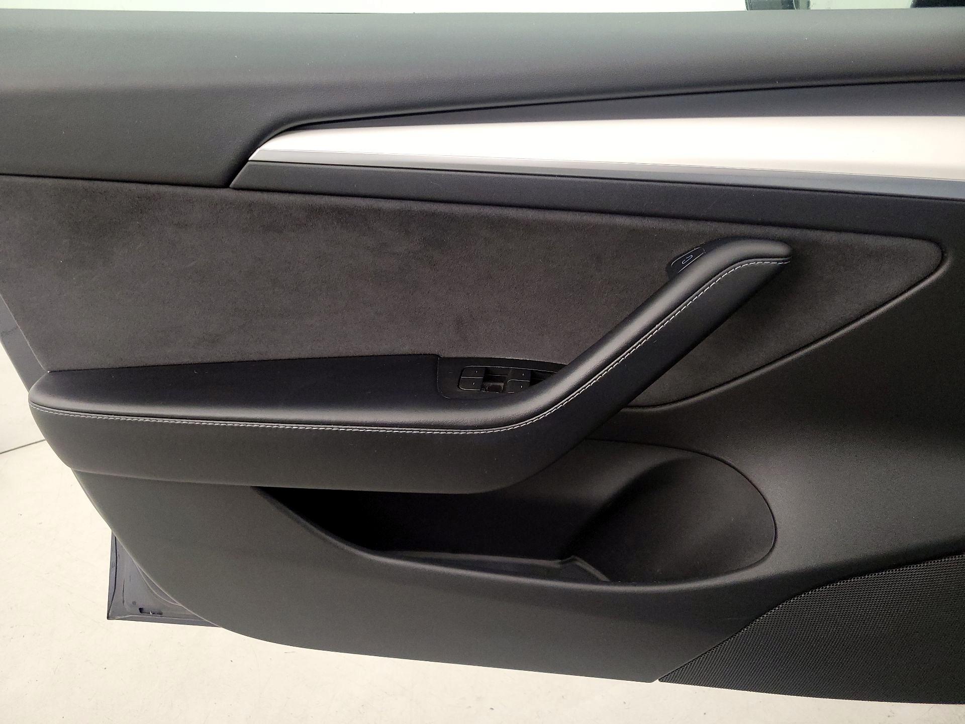 Thumbnail: 2021 Tesla Model 3 - 12